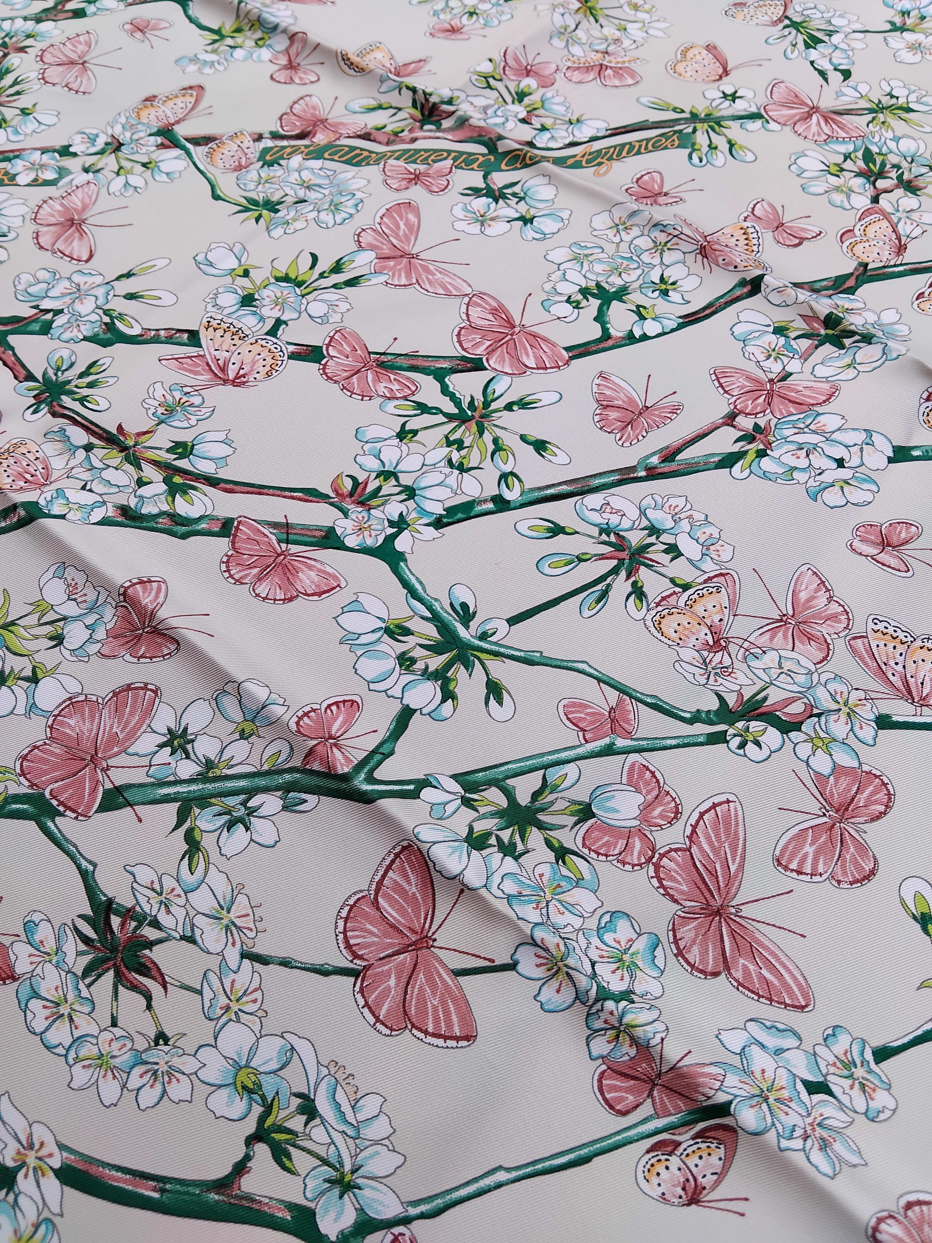 Hermès Silk Scarf Vol Amoureux des Azurés Butterflies Soft Pink 90 cm For Sale 2