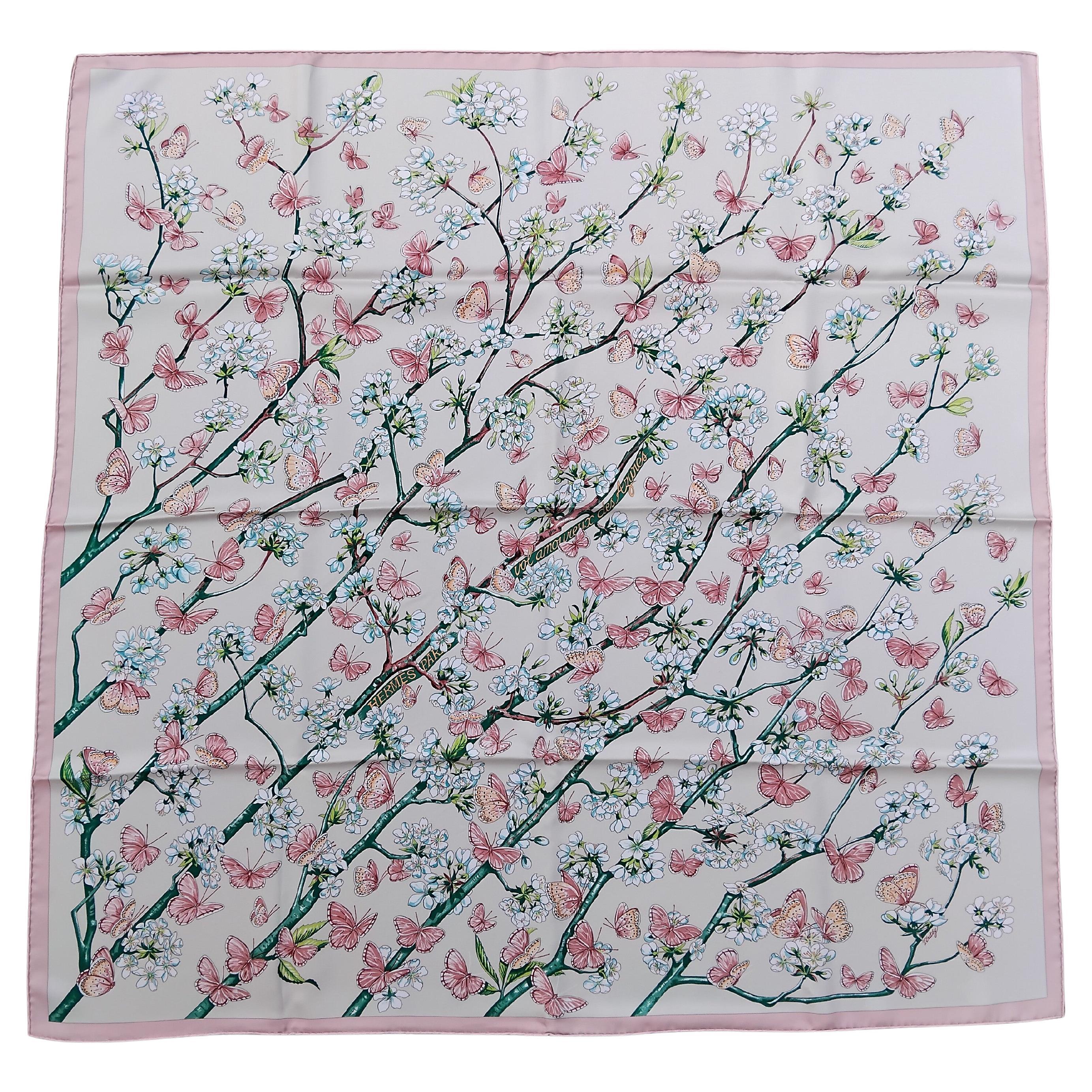 Gorgeous Authentic Hermès Scarf

Print: 
