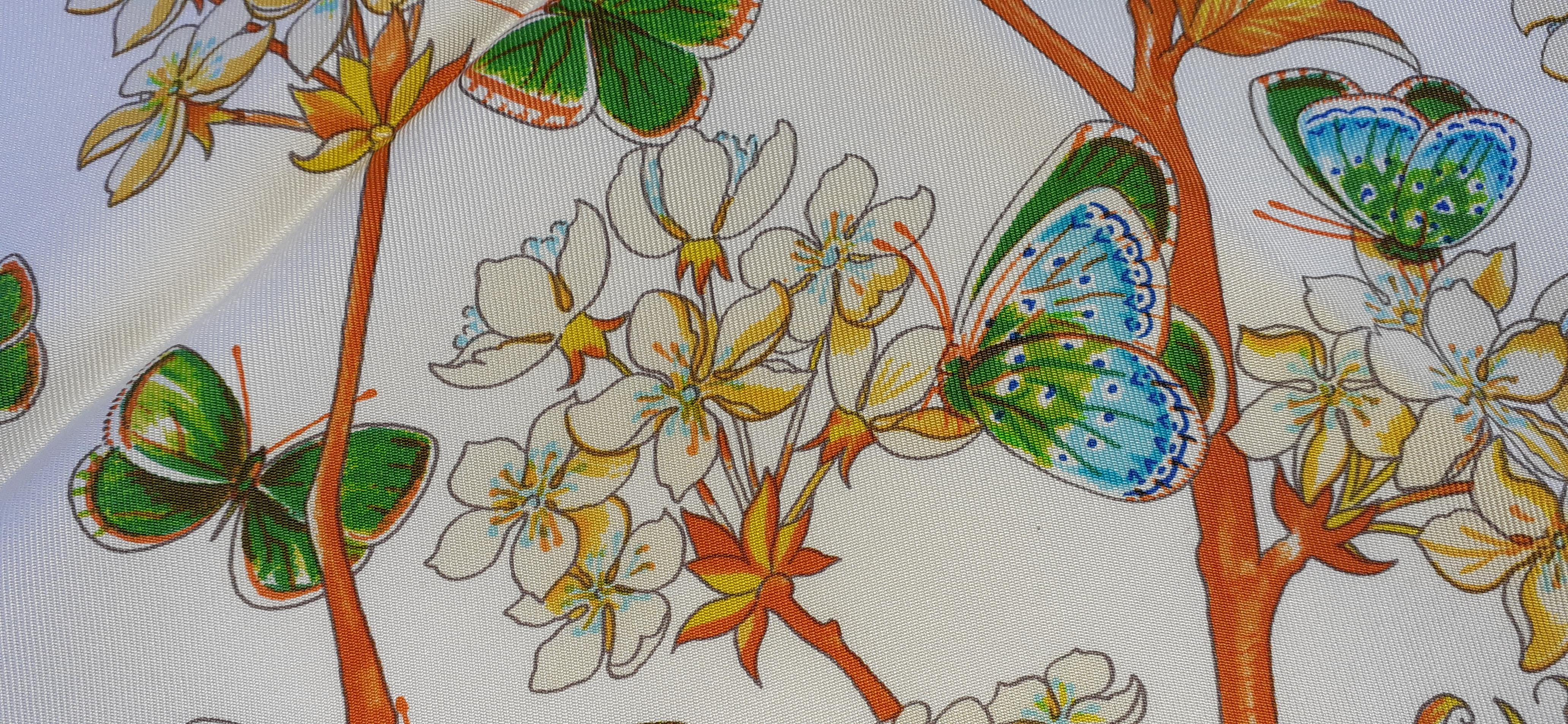 Hermès Silk Scarf Vol Amoureux des Azurés Butterflies White Green Toutsy 90 cm 9