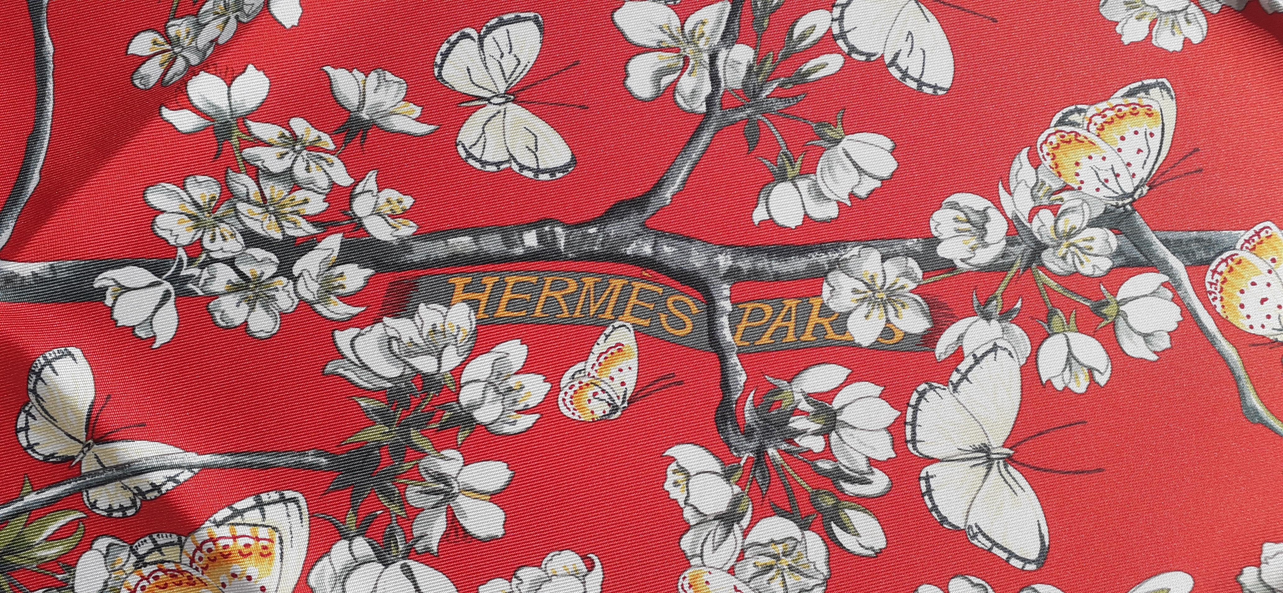 Gorgeous Authentic Hermès Scarf

Print: 