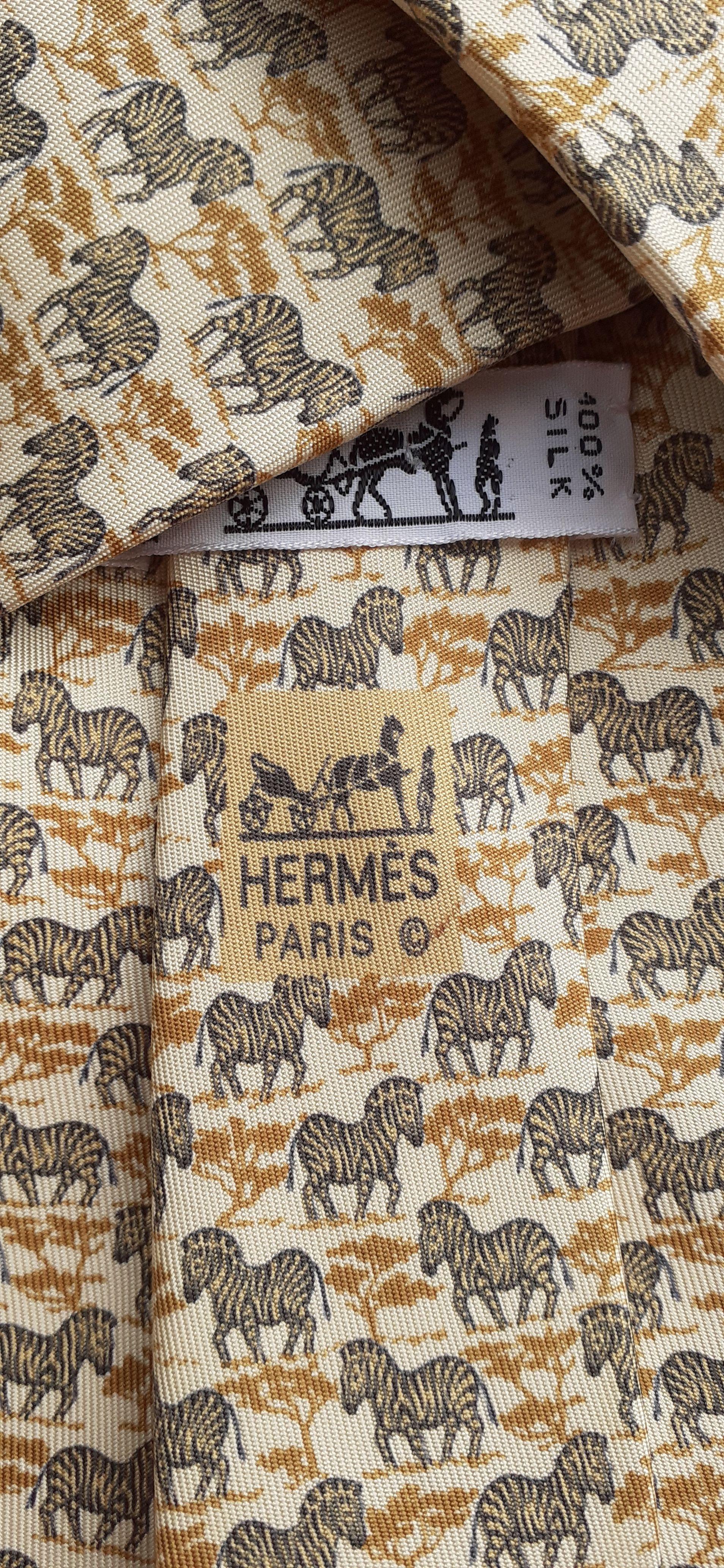 Cravate en soie Hermès Zebras en imprimé savane Afrique en vente 3