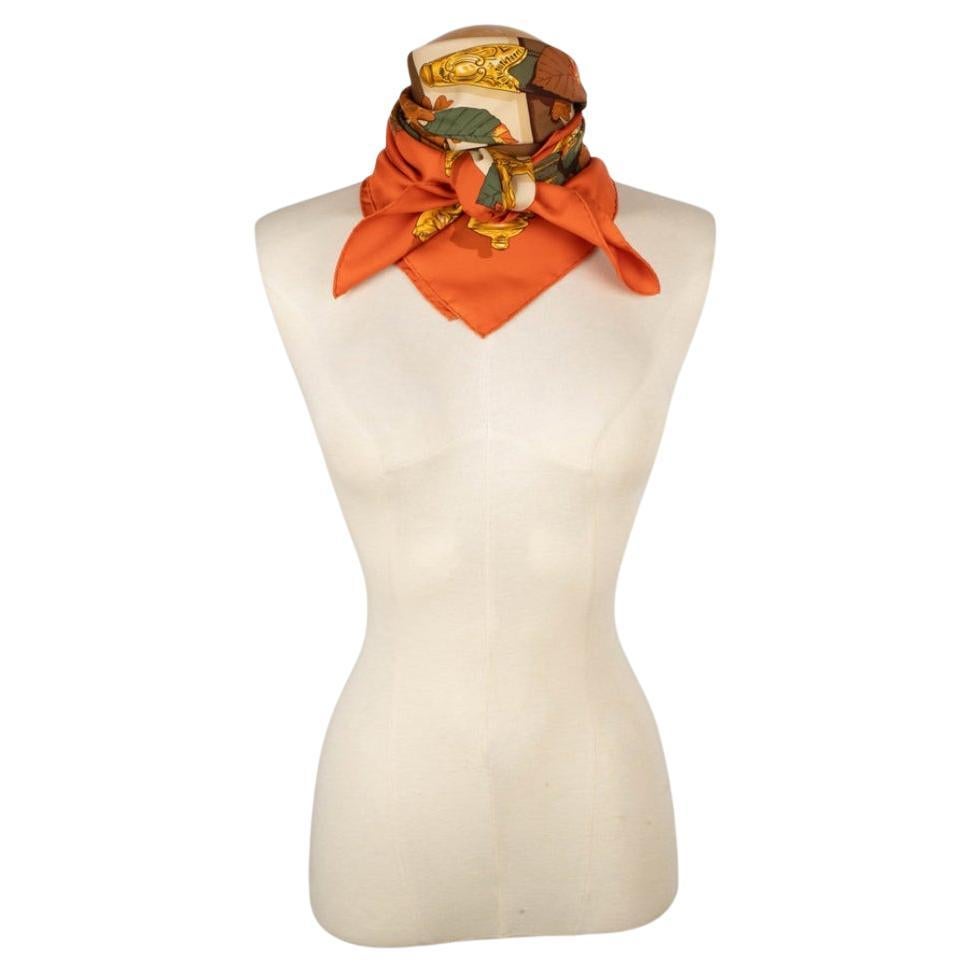 Hermès - (Made in France) Silk twill square scarf entitled 'Au plus dru' (To the thickest), designed by Vladimir Rybaltchenko in 1998. Never reproduced.

Additional information:
Condition: Very good condition
Dimensions: 90 cm x 90 cm

Seller