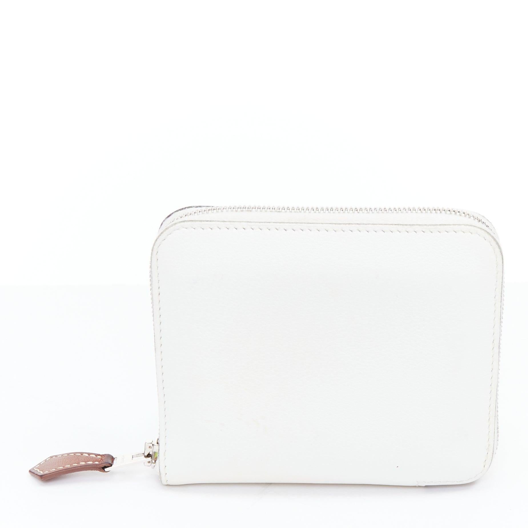 Bianco Portafoglio compatto HERMES Silk'in crema in pelle rossa stampa selvaggia foderato in seta in vendita