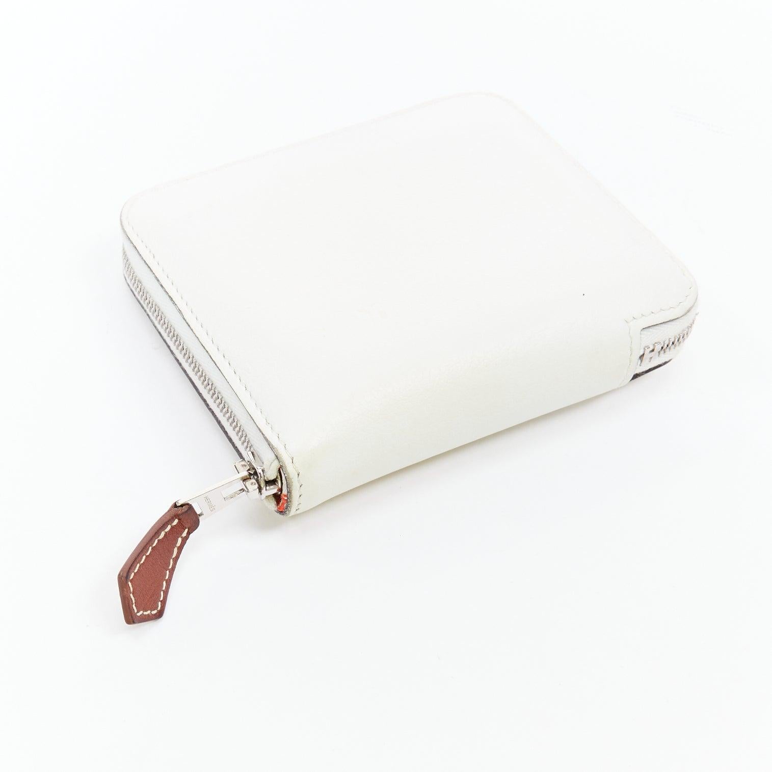 Portafoglio compatto HERMES Silk'in crema in pelle rossa stampa selvaggia foderato in seta in vendita 1