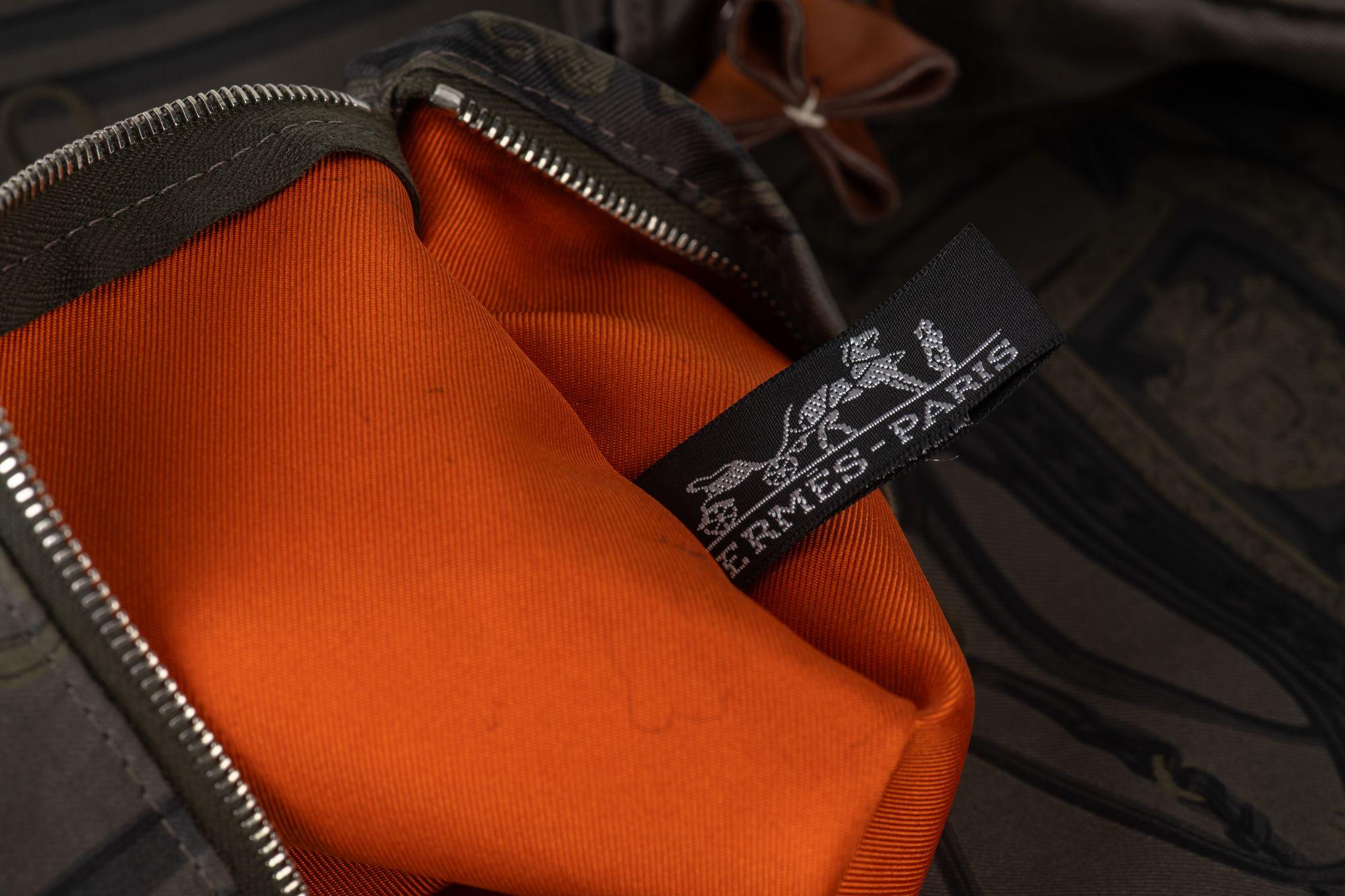 Hermès Silky City Printed Handbag For Sale 7