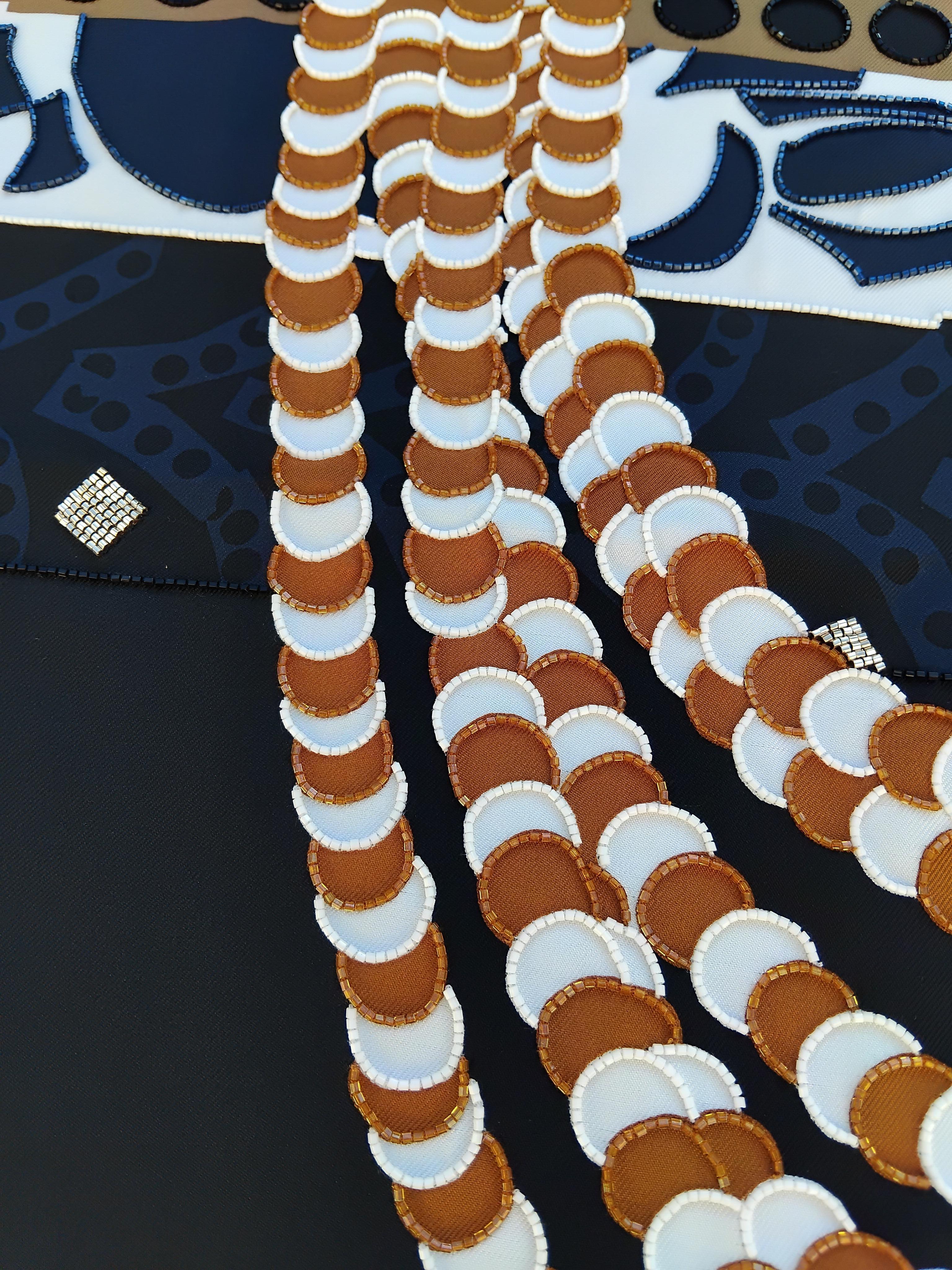 No words to describe the beauty of this amazing authentic Hermès Scarf

Print: 