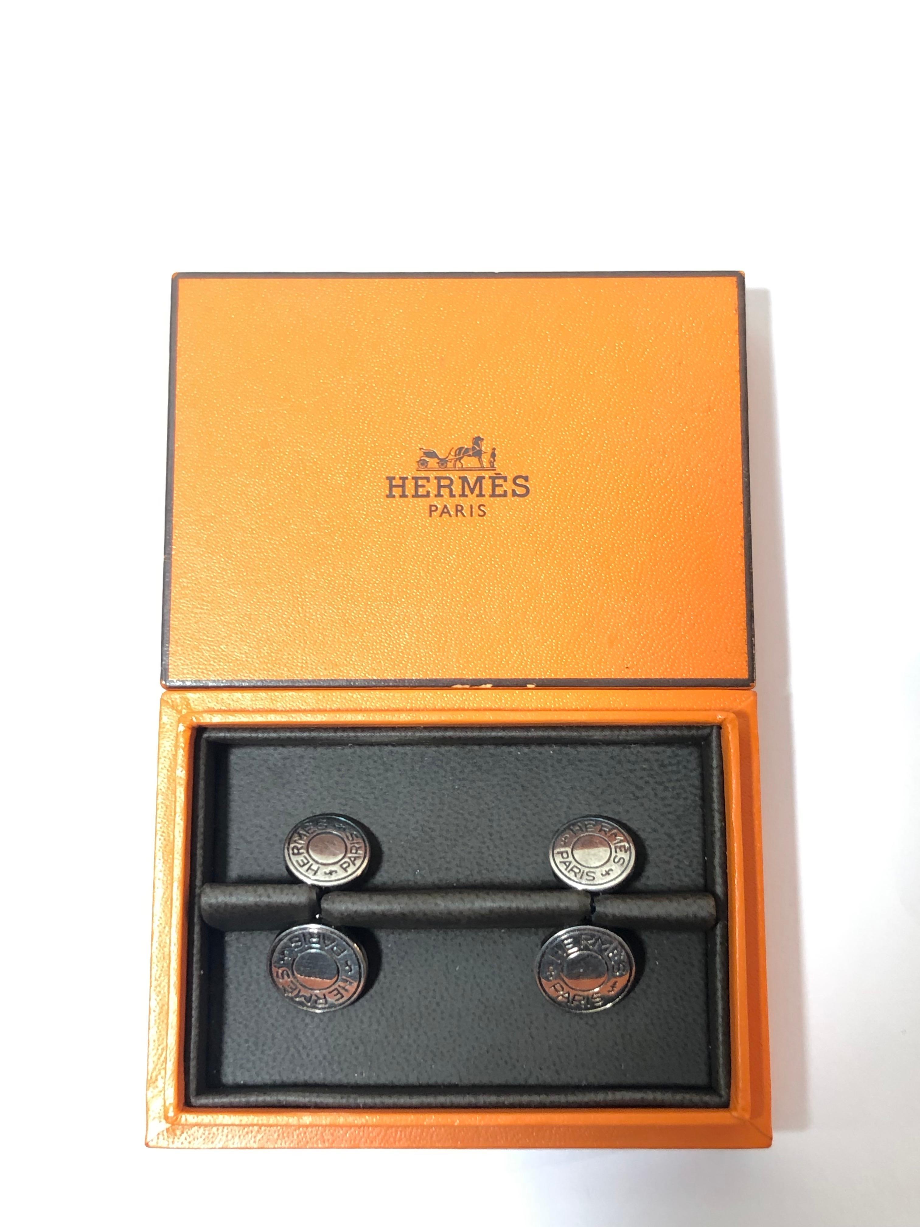 bouton de manchette argent
