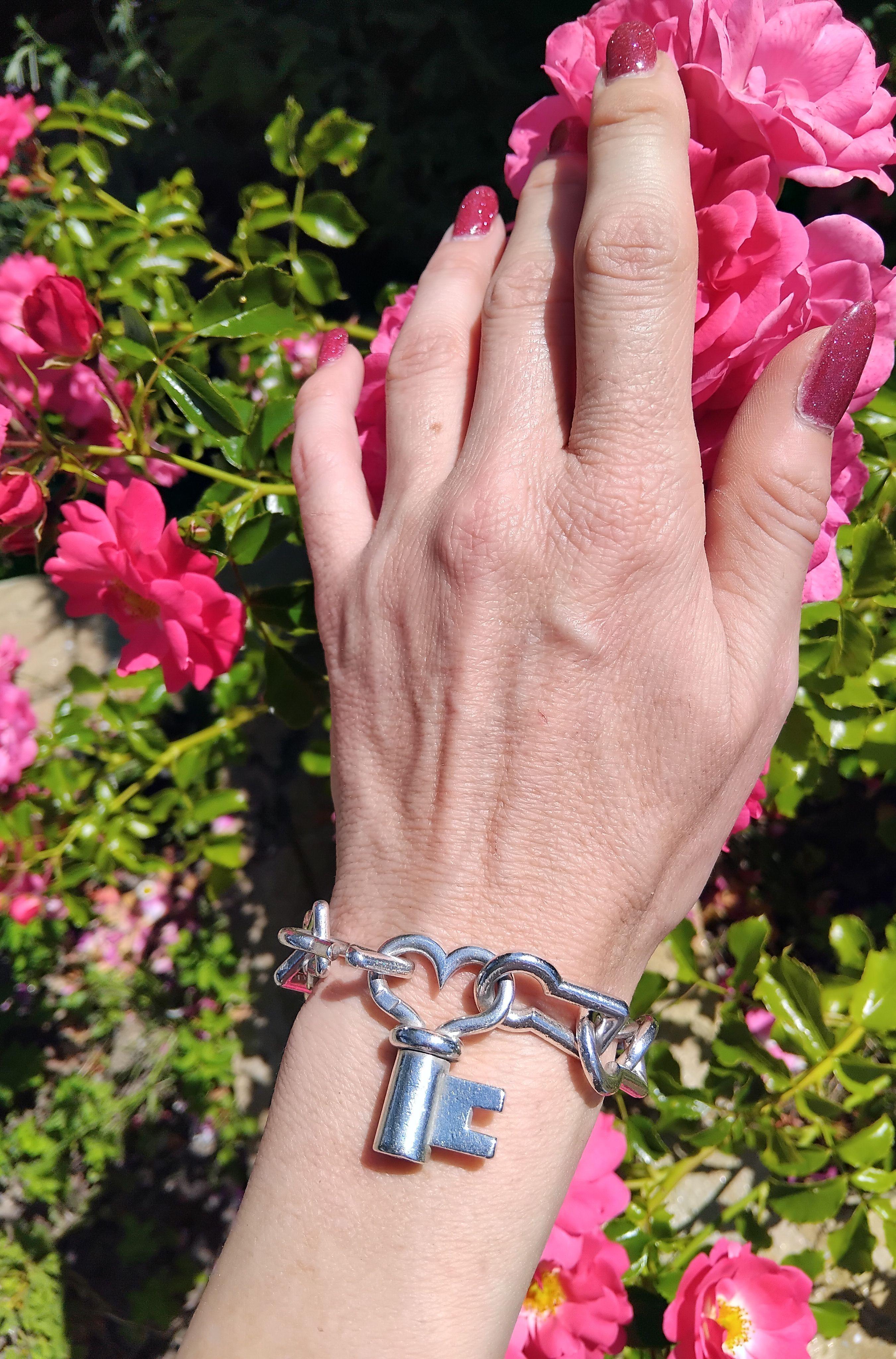 Hermès Silver Bracelet Keyhole Shaped Links Key Charm Clasp Pour femmes en vente
