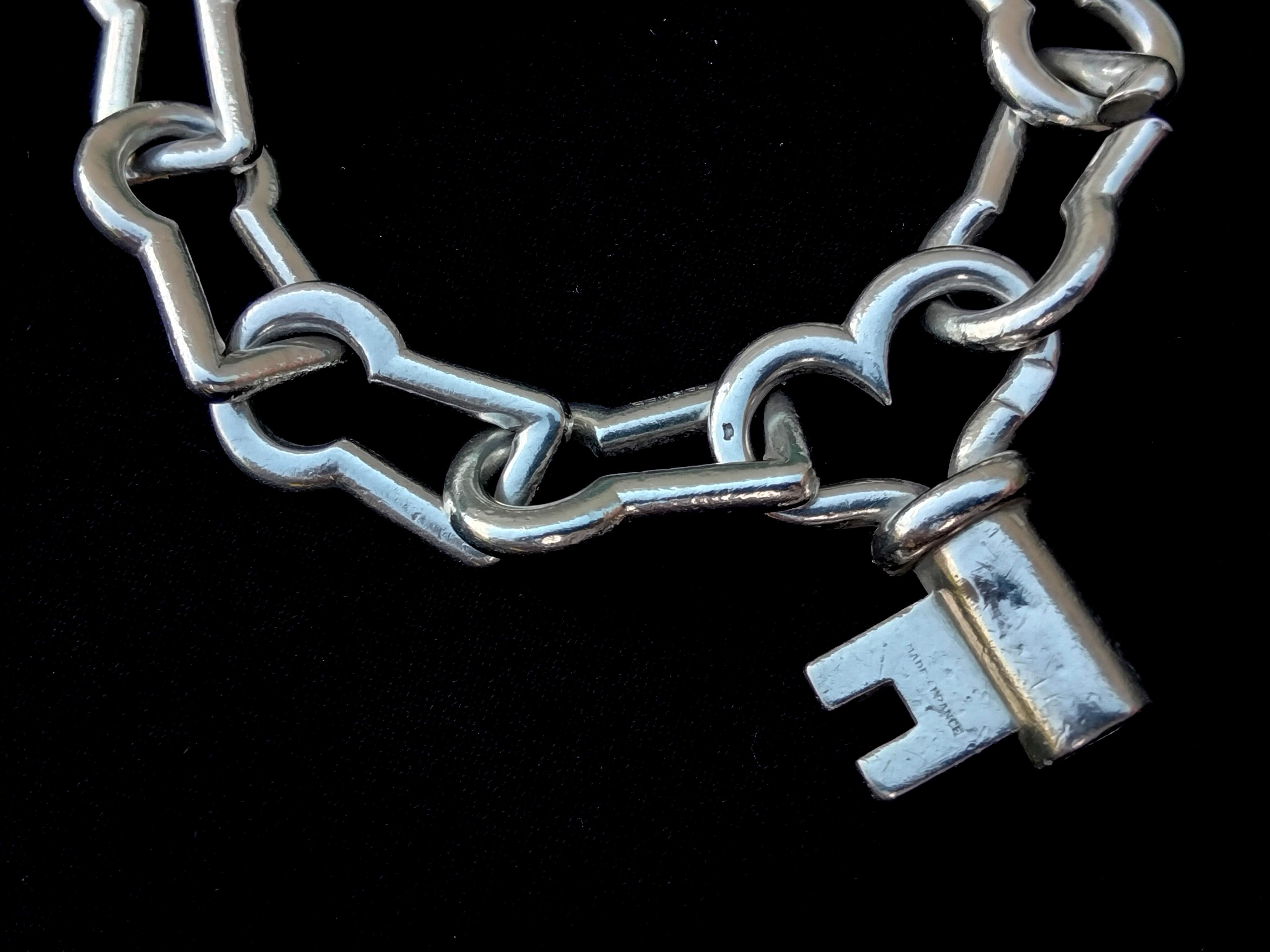 Hermès Silver Bracelet Keyhole Shaped Links Key Charm Clasp en vente 4