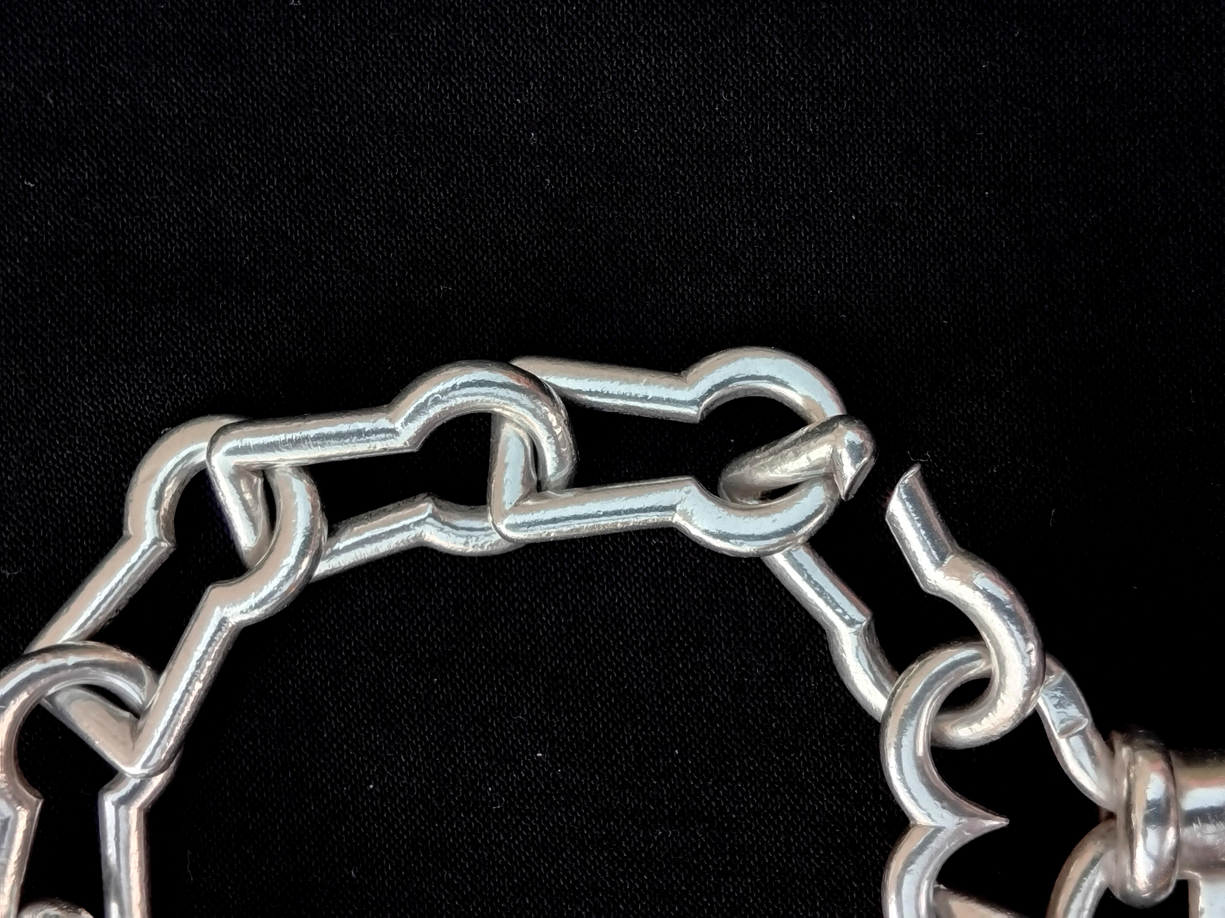 Hermès Silver Bracelet Keyhole Shaped Links Key Charm Clasp en vente 6