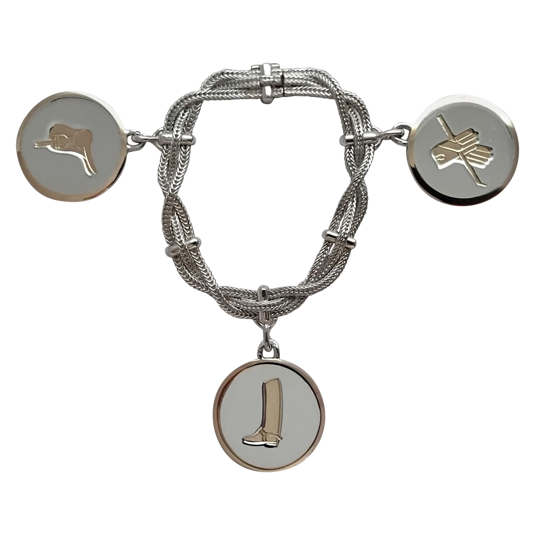 Can you shower with a Hermès bracelet on?