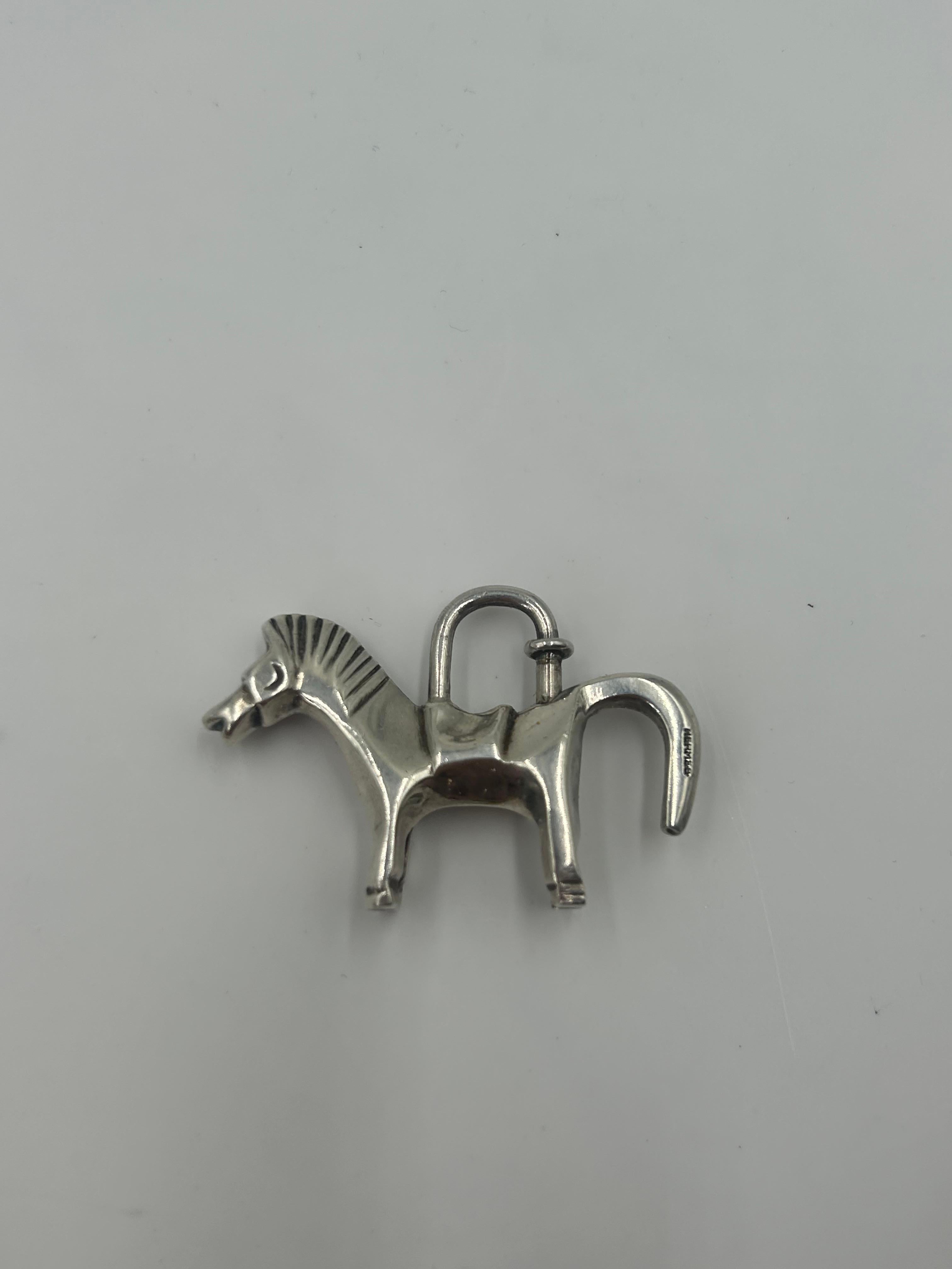 Hermès Silver Horse Lock In Good Condition For Sale In Palm Beach, FL