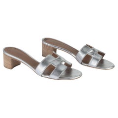 Sandalia Hermès deslizante Oasis de piel plateada