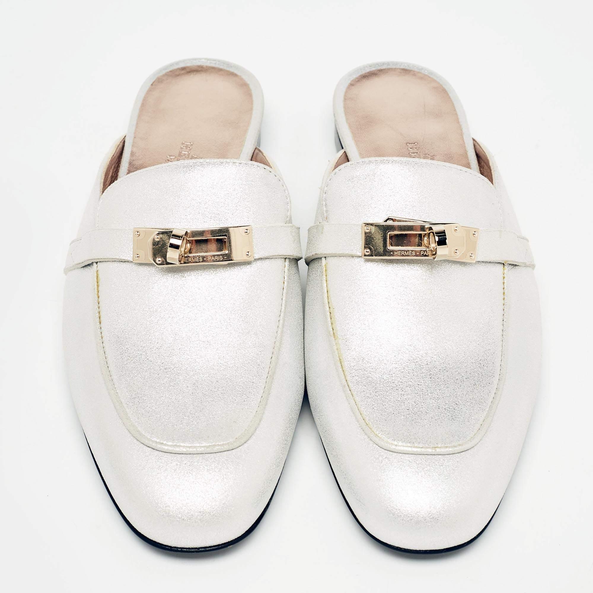 A perfect blend of luxury, style, and comfort, these designer mules are made using quality materials and frame your feet in the most elegant way. They can be paired with a host of outfits from your wardrobe.

Includes: Original Dustbag

