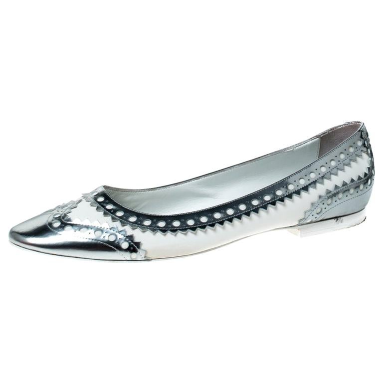 Hermès Silver/White Brogue Leather Ballet Flats Size 41 For Sale at 1stDibs