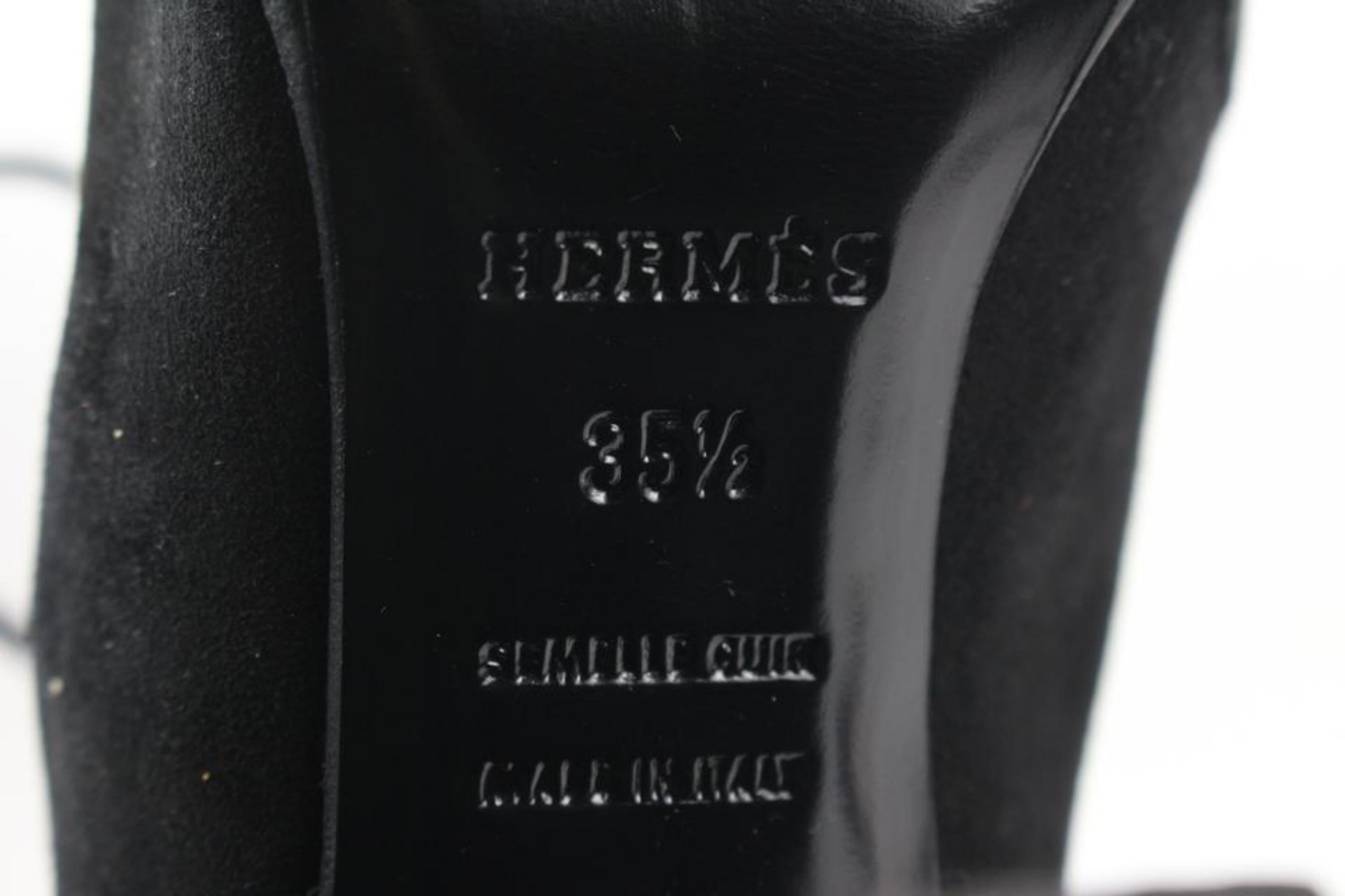 Hermès Size 35.5 Black Suede Perforated Wingtip Booties 63h32s In Good Condition For Sale In Dix hills, NY