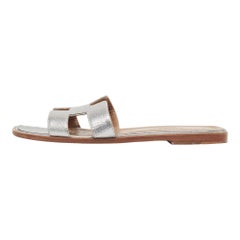 Hermes Sliver Leder Oran Flache Slides Größe 39