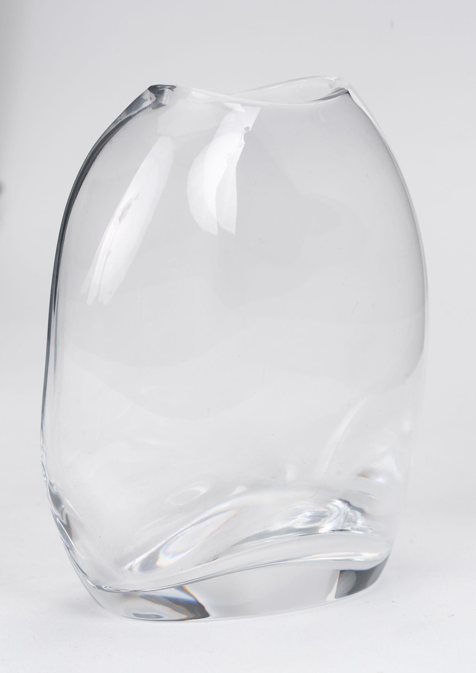 Vaso a petali in vetro astratto di Hermès. Apertura superiore 1,5