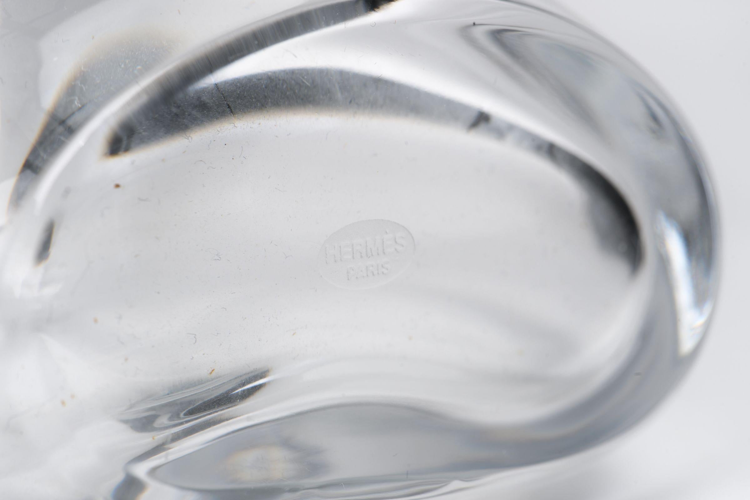 Grigio Vaso a petali di vetro piccolo di Hermès in vendita
