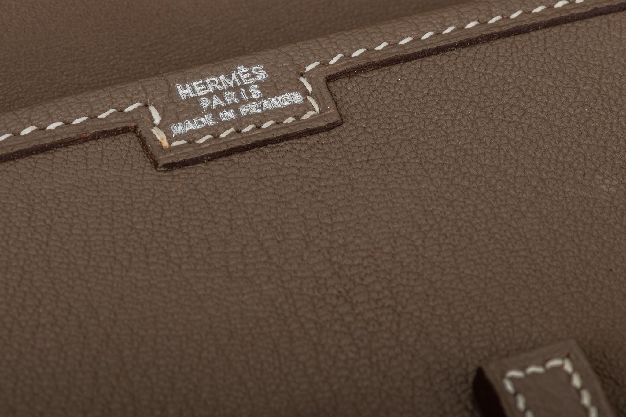 Hermès Small Jige Etoupe Goat Skin Bag For Sale 1