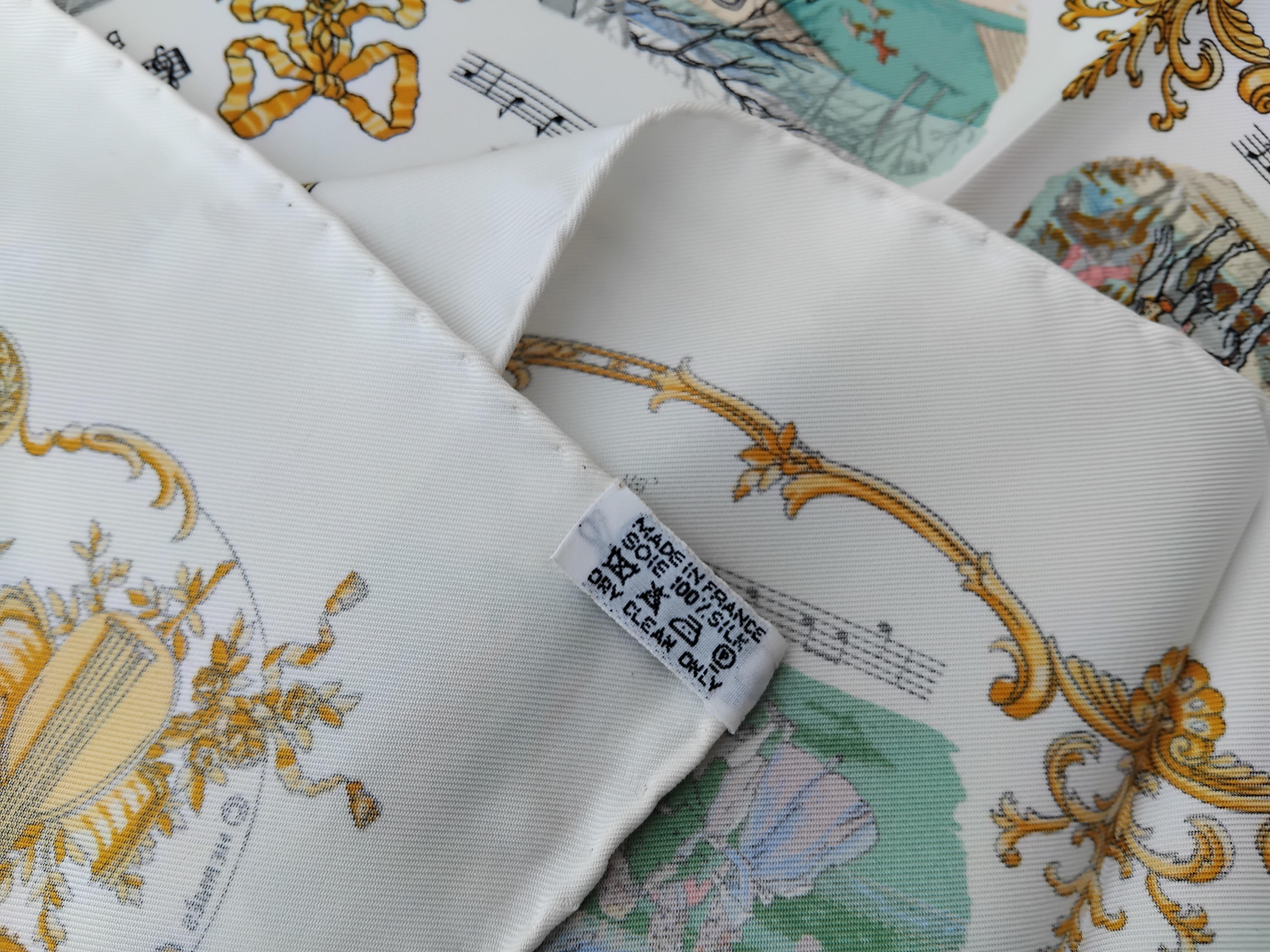 Hermès Kleiner Schal Gavroche Chansons de France LeDoux in Box im Angebot 7