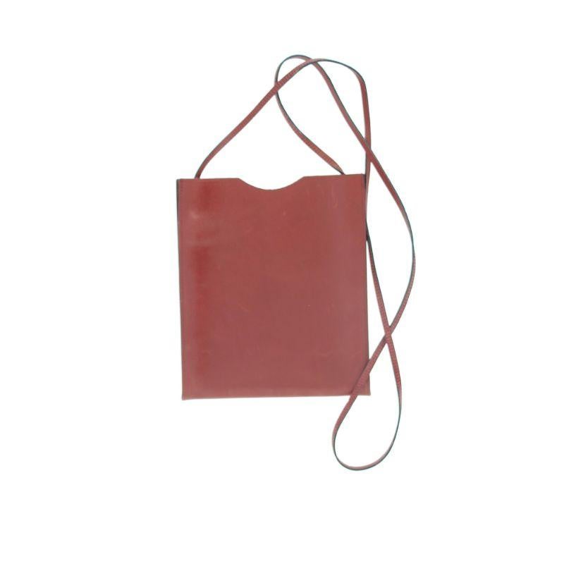 Hermes Small Shoulder Bag

Red leather
Very good condition, shows light signs of use and wear
Packaging: Opulence Vintage dustbag

Additional information:
Designer: Hermes
Dimensions:  Height 20 mm/ 1