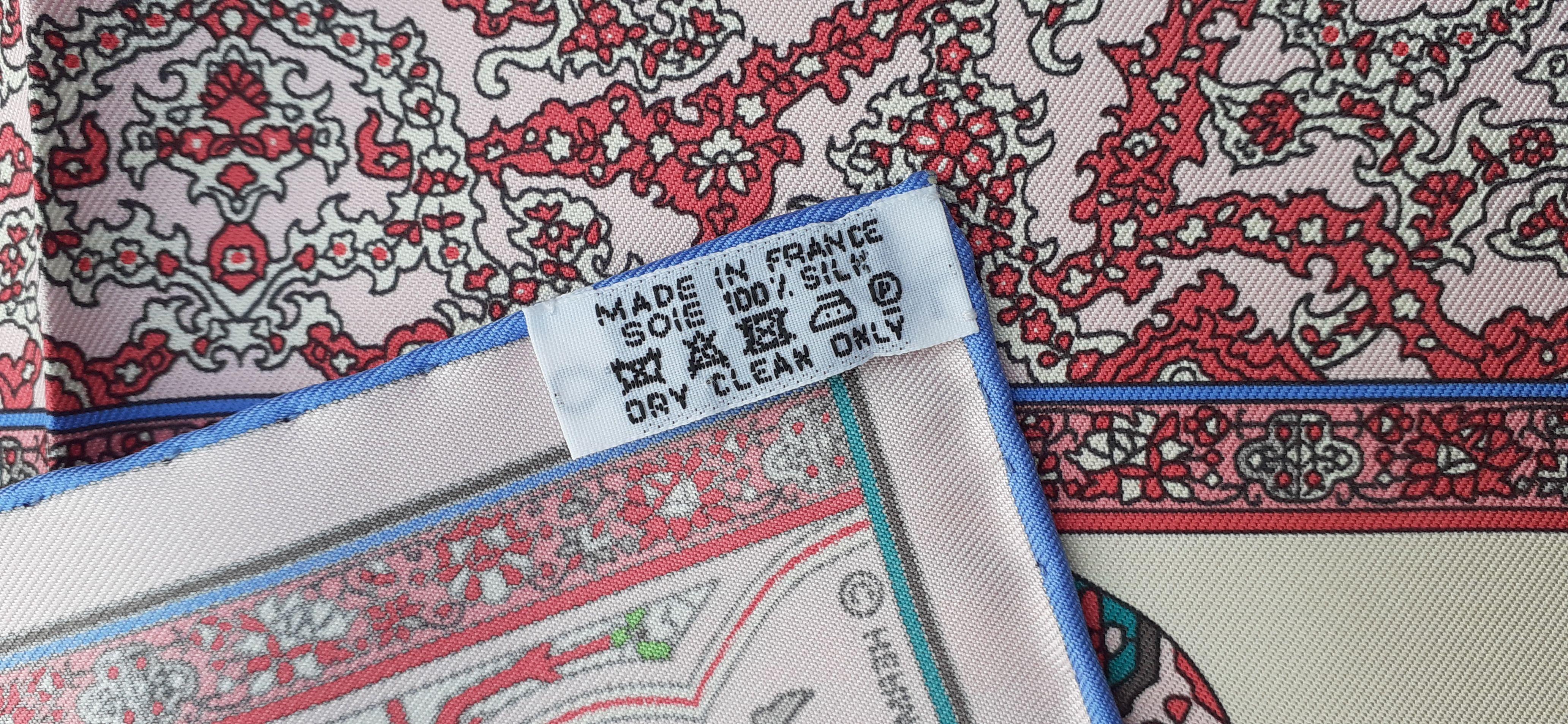 Hermès Small Silk Scarf Pocket Square Gavroche Tapis Persan Zoom Pink 42 cm en vente 2