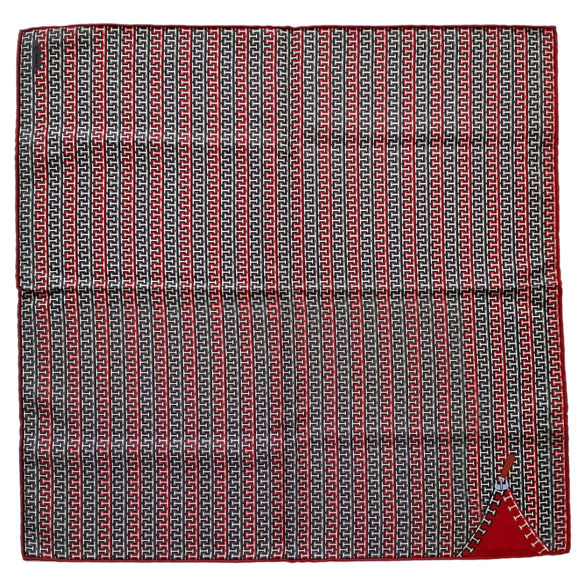 Hermès Small Silk Scarf Pocket Square Gavroche Zip Red Grey 42 cm For Sale