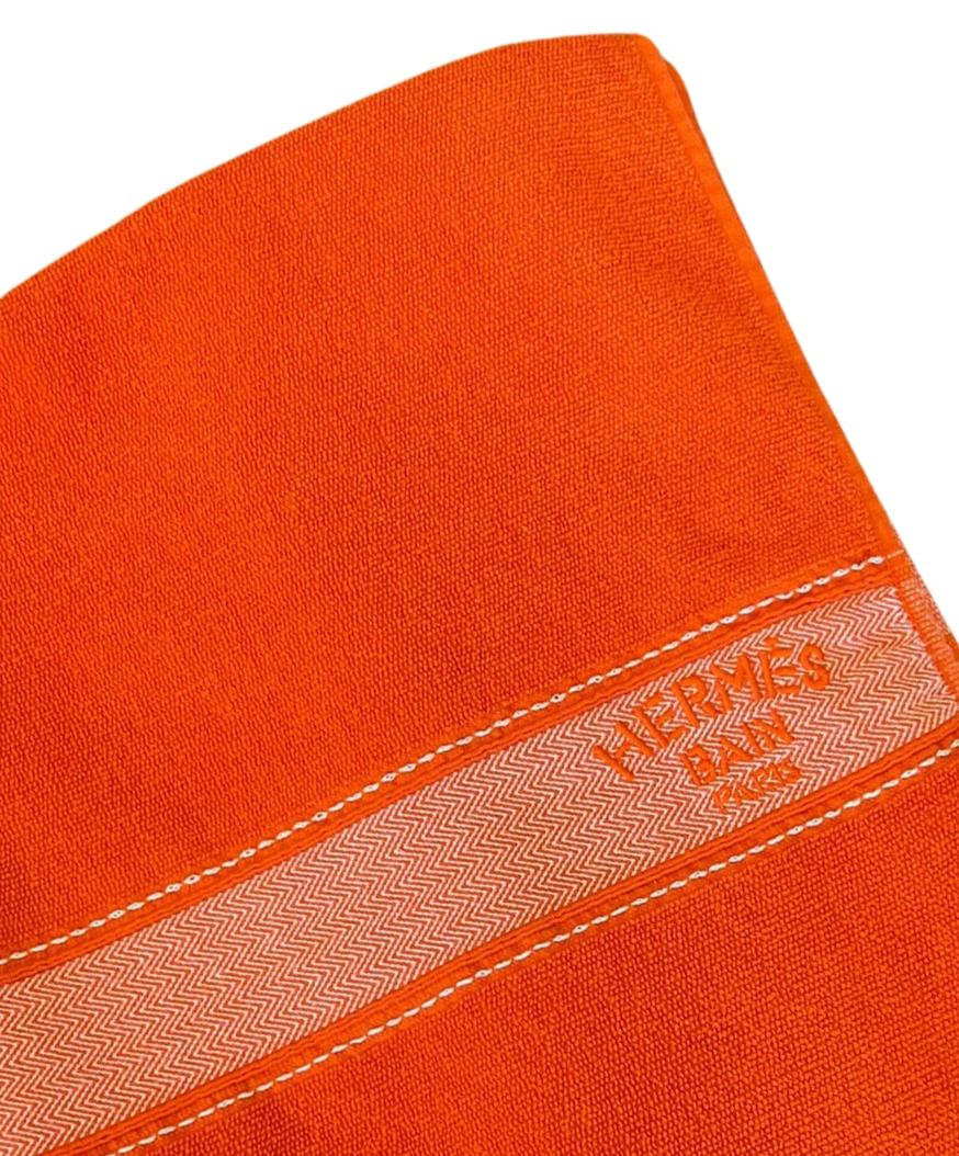 HERMÈS Small Yachting Beach Towel in Orange Geranium In New Condition For Sale In London, GB