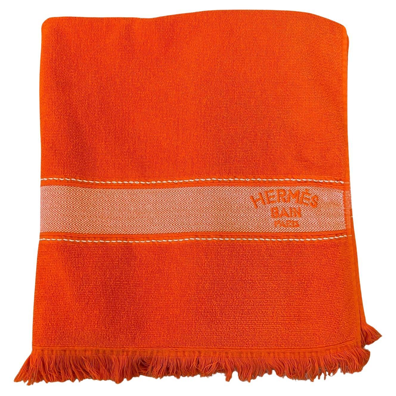 HERMÈS Small Yachting Beach Towel in Orange Geranium For Sale