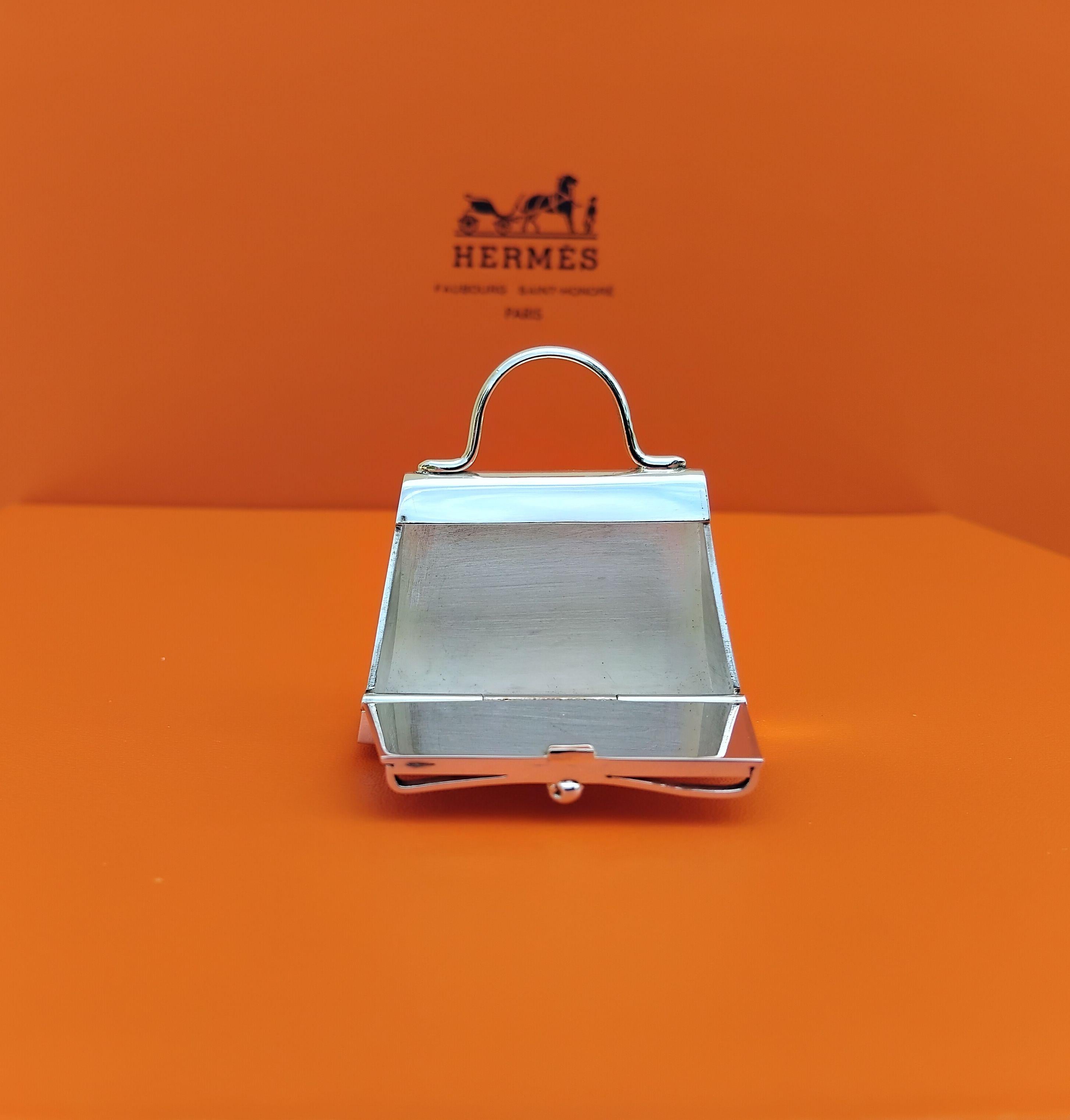 Hermès Smallest Kelly Bag Pill Box in Silver with Mirror 10