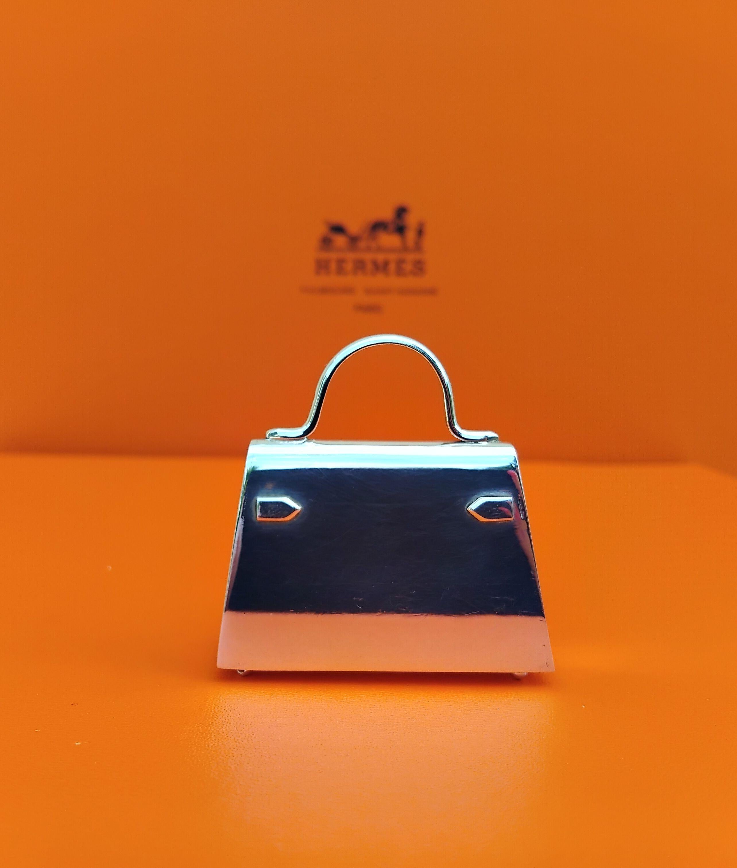 Hermès Smallest Kelly Bag Pill Box in Silver with Mirror 4