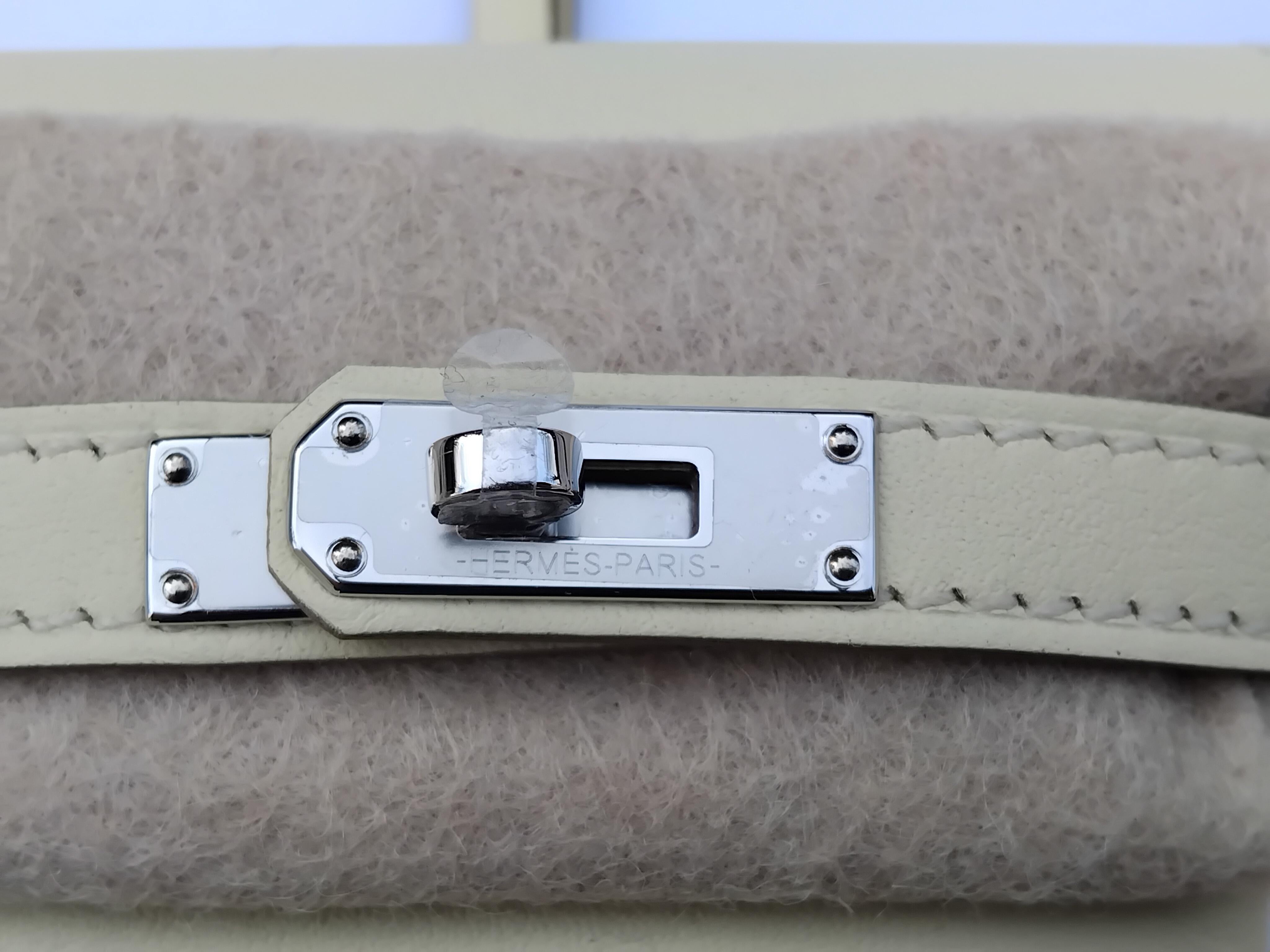 Hermès Smooth Leather Jaune Milton Kellyfestival Kelly Bag Charm For Sale 3