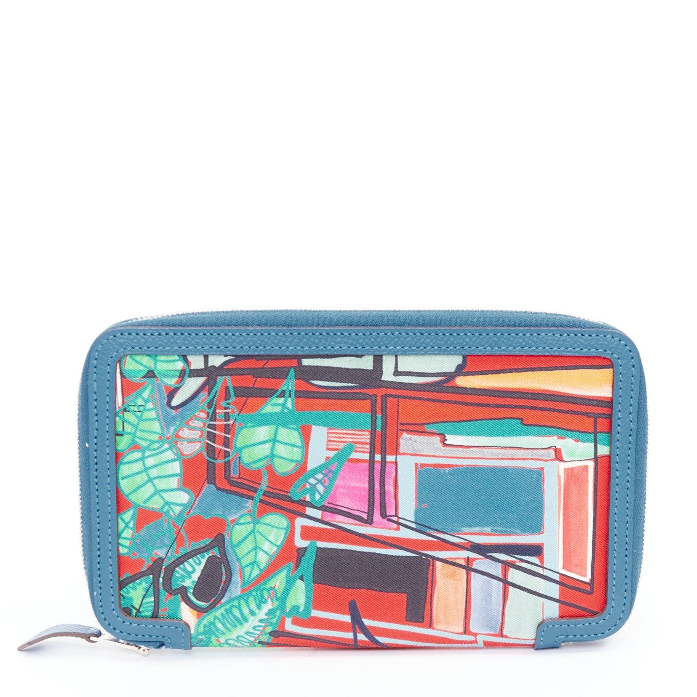 Rosa HERMES Soie Cool Azap rosso stampa geometrica seta blu pelle zip intorno portafoglio in vendita