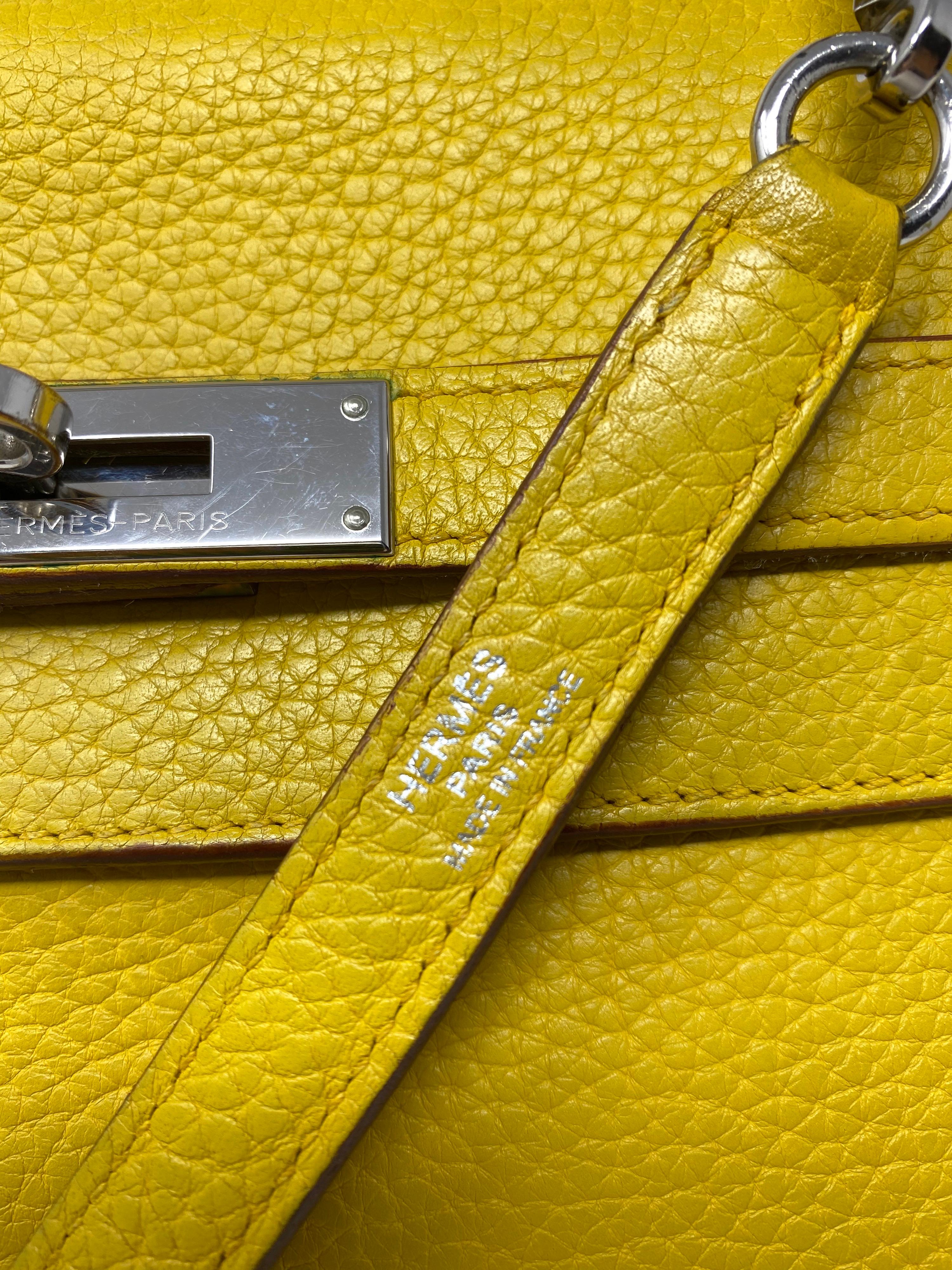 Hermes Soleil Yellow Kelly Bag  In Excellent Condition In Athens, GA