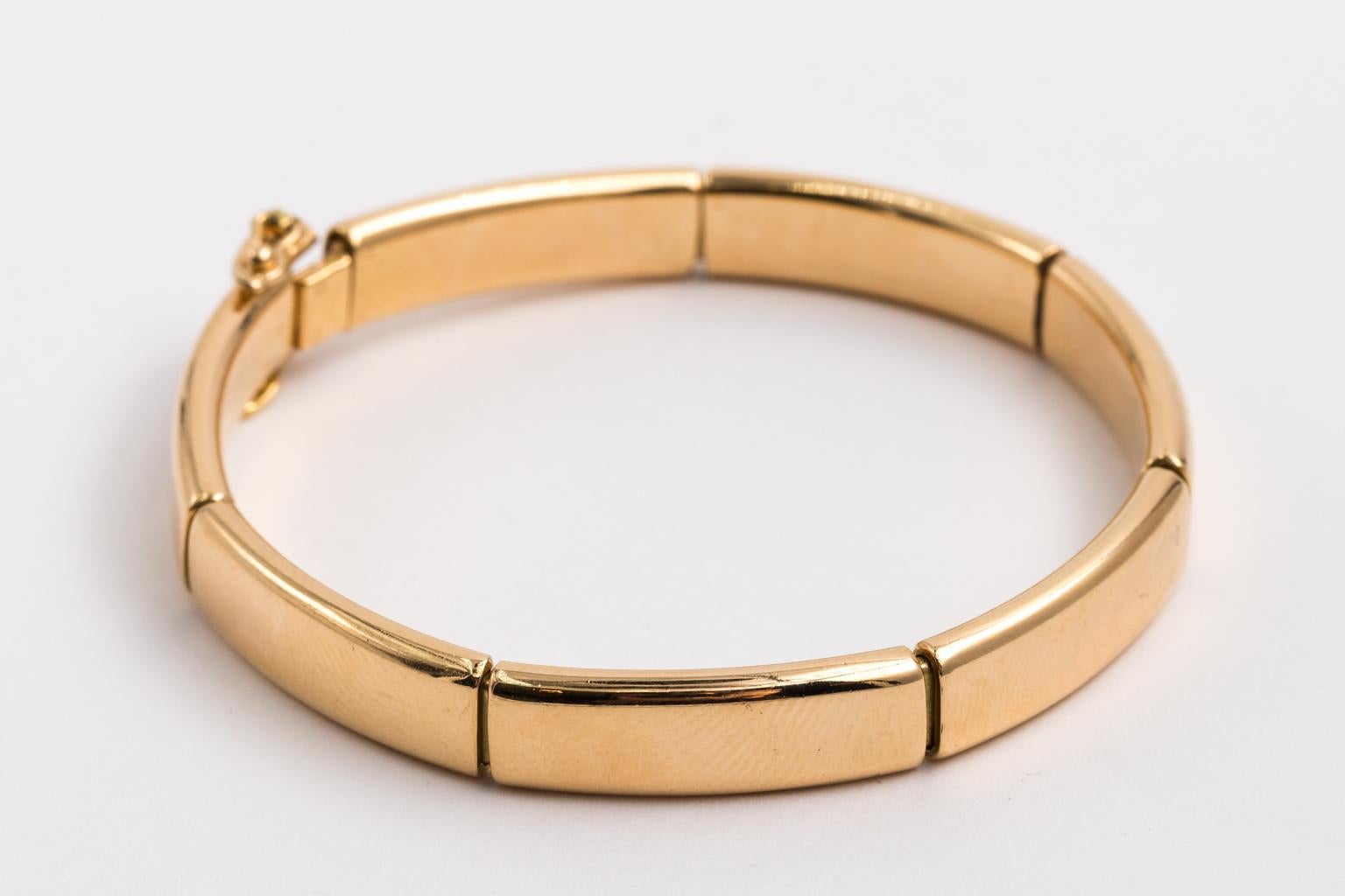 Hermes Solid 18 Karat Yellow Gold Flex Bangle Bracelet In Good Condition For Sale In St.amford, CT