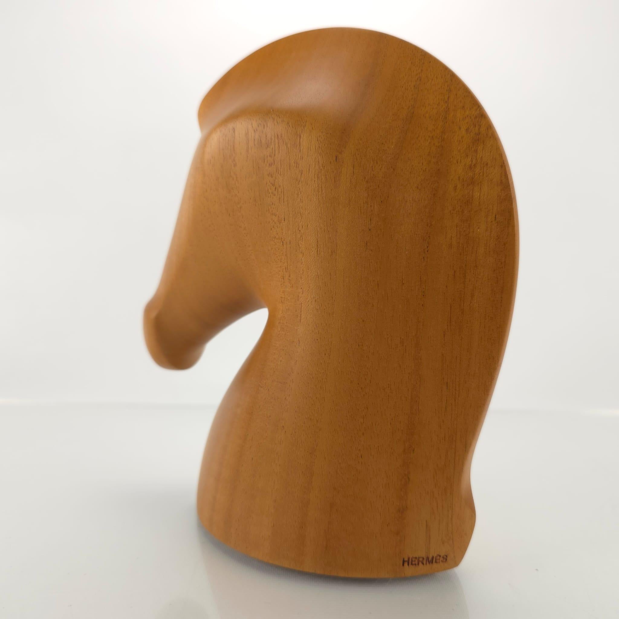 Hermès solid natural mahogany  Samarcande paperweight In New Condition For Sale In Nicosia, CY