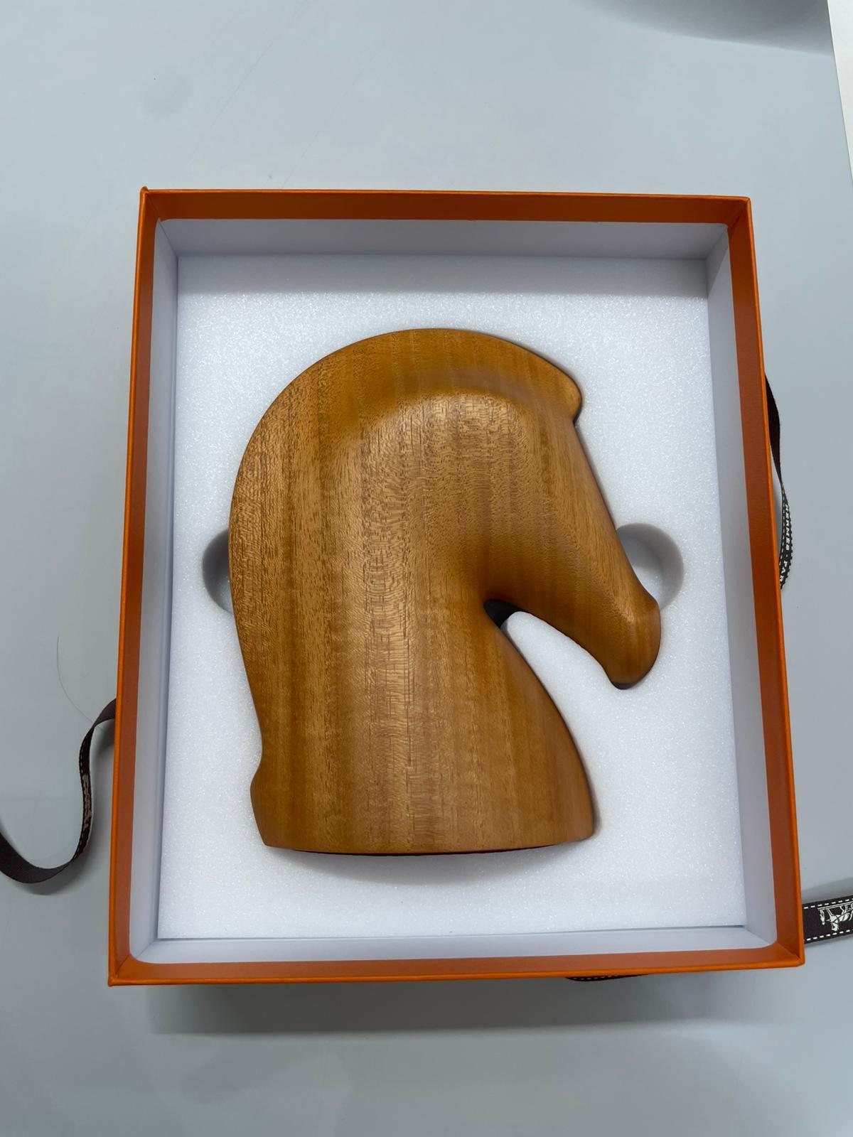 Hermès solid natural mahogany  Samarcande paperweight For Sale 2