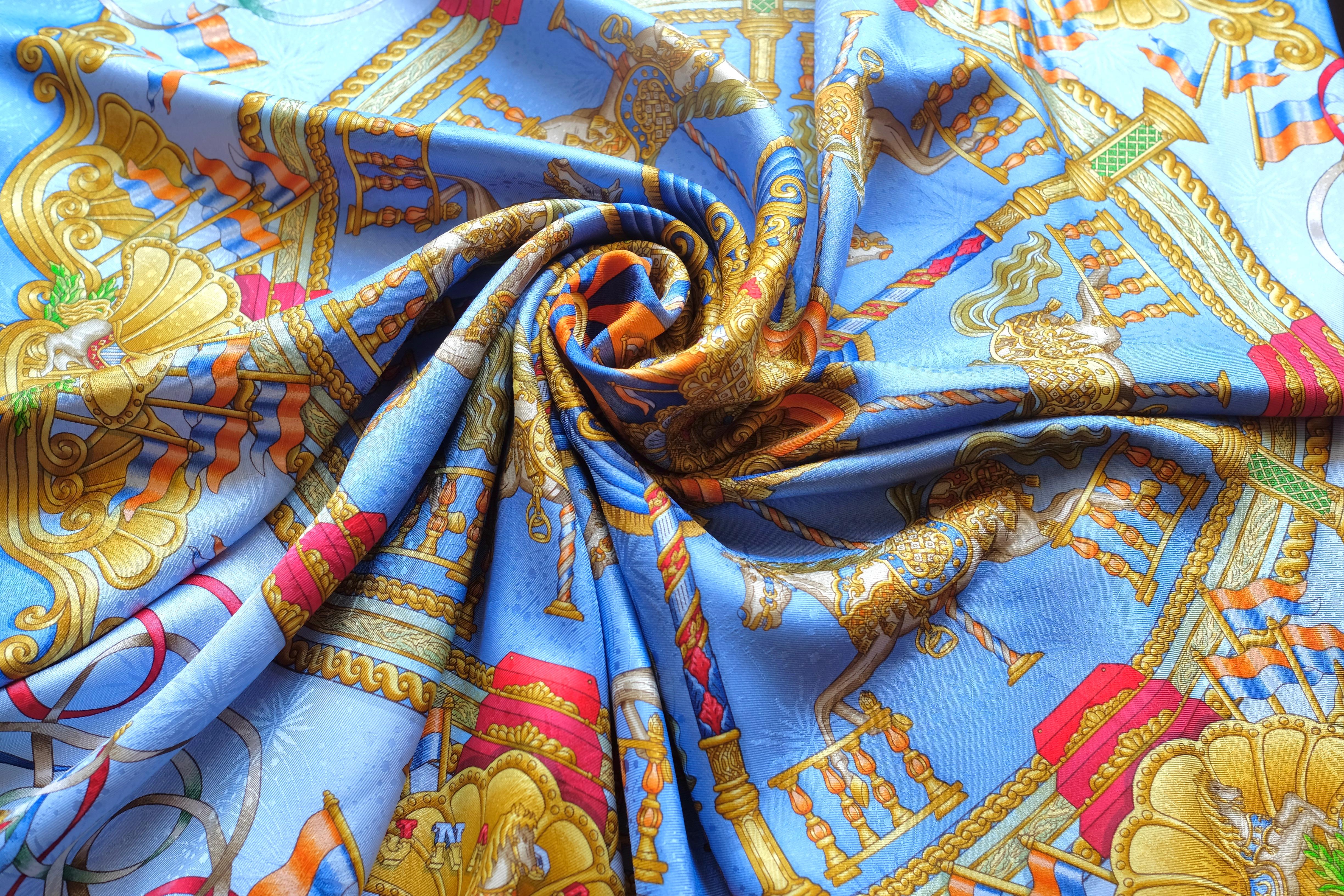 HERMÈS - Solk Scarf 