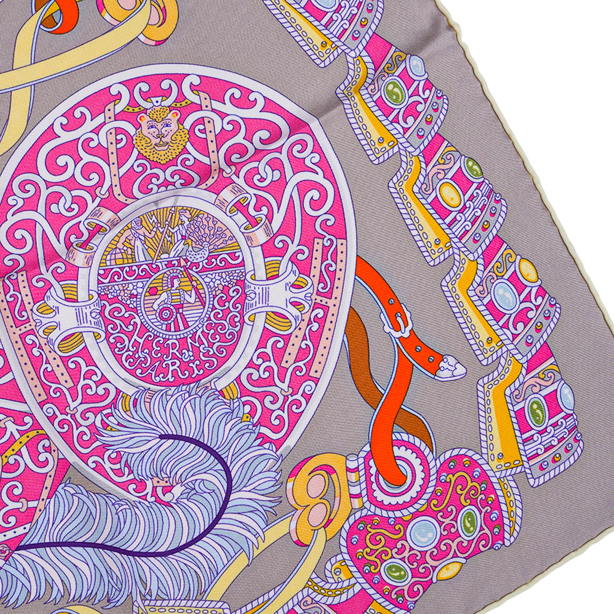 Hermes Sous l'Egide de Mars Wash Scarf Gris Nacre / Rose / Vert Silk 90 cm In New Condition For Sale In Miami, FL