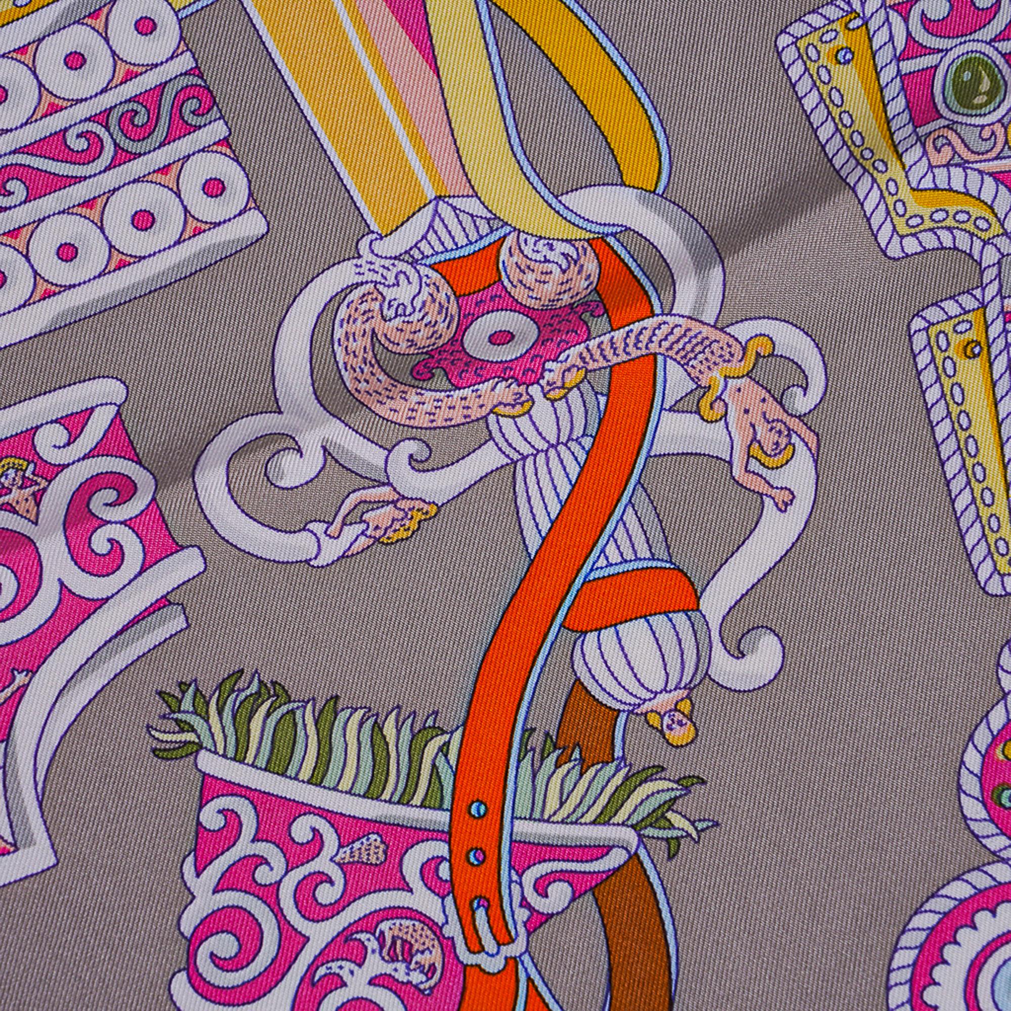 Hermes Sous l'Egide de Mars Wash Scarf Gris Nacre / Rose / Vert Silk 90 cm 3