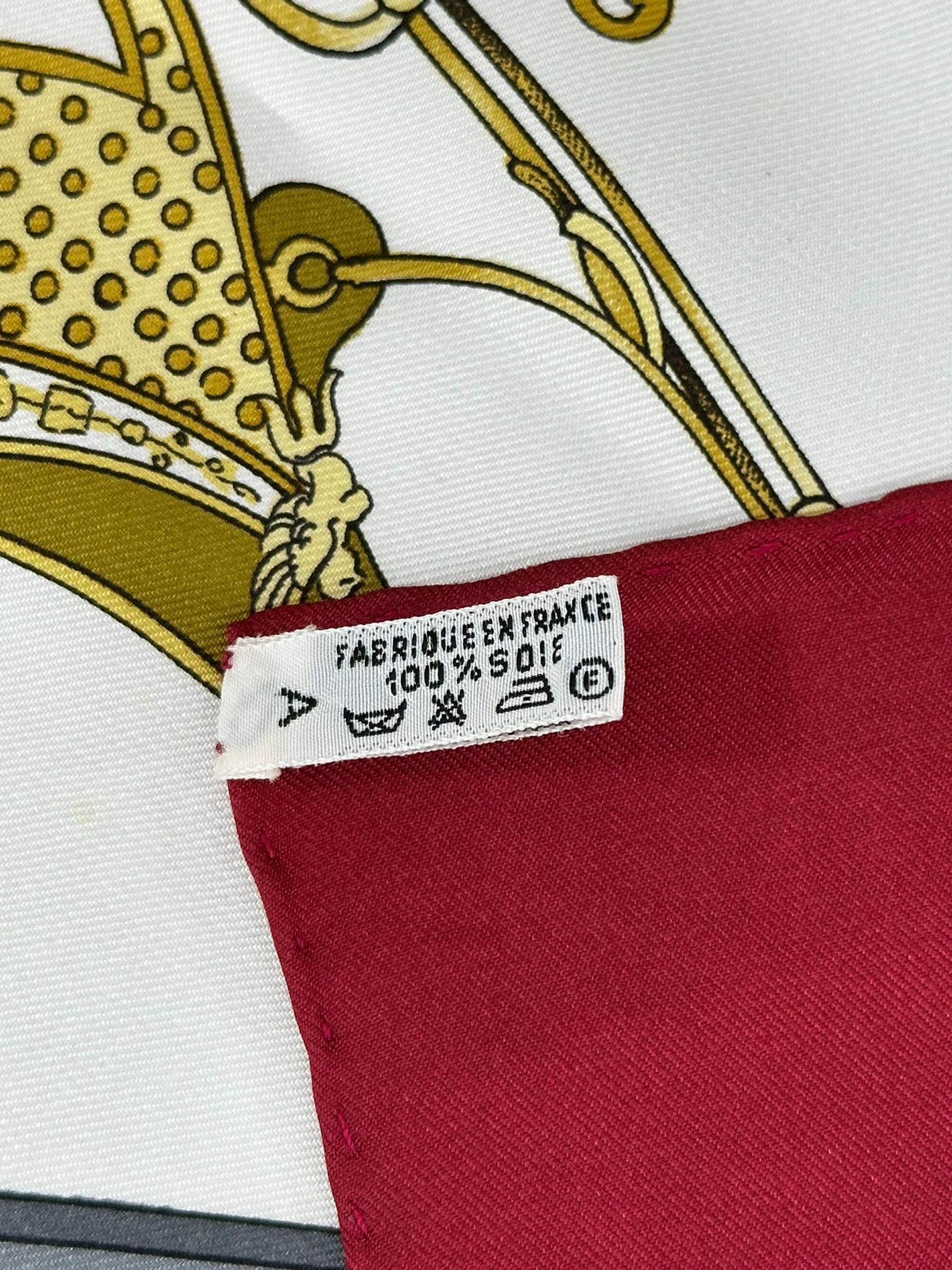 Sciarpa in twill di seta Hermès Springs in borgogna e crema di Philippe Ledoux in vendita 8