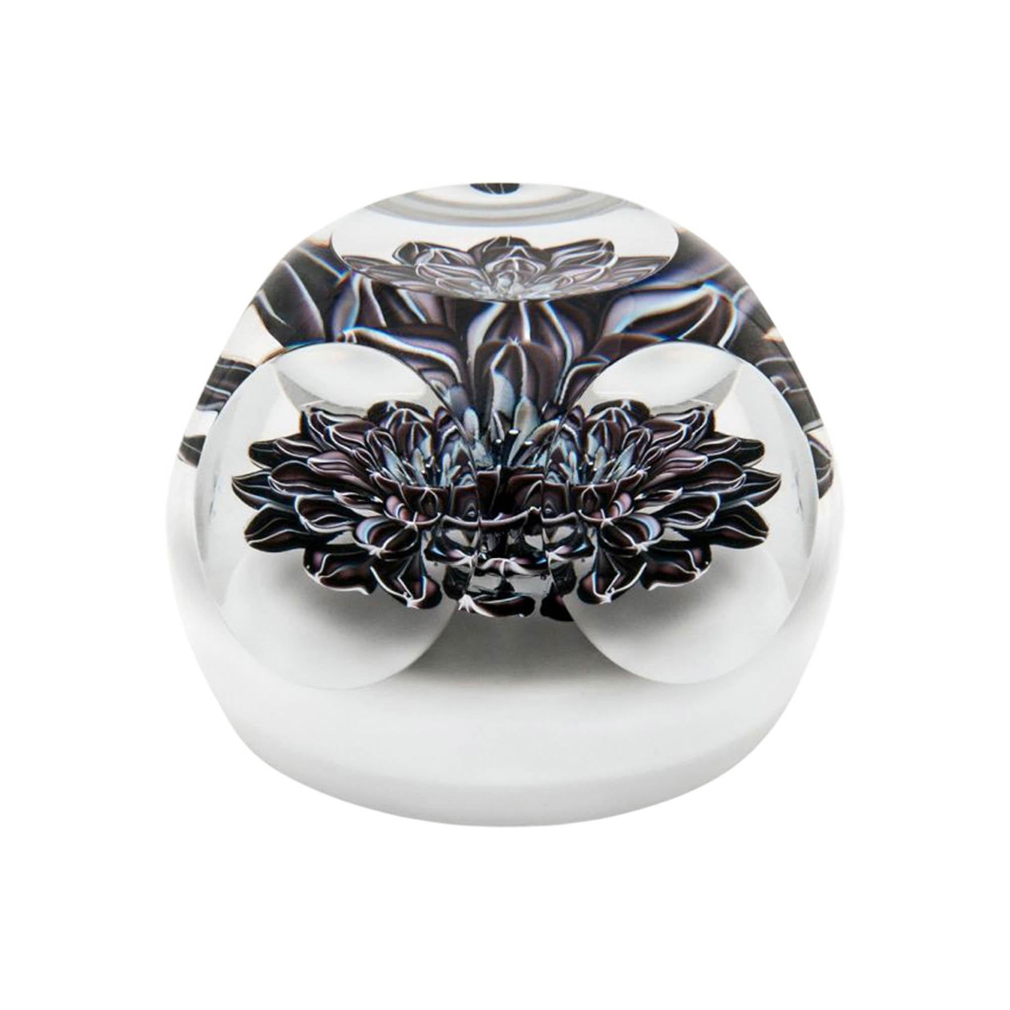 Mightychic offers an Hermes Saint-Louis Crystal 50 piece Limited Edition Dahlia Noir 2015 paperweight.
This exquisite crystal paperweight is #17 of 50.
Exquisite detail and craftsmanship creates a stunning piece for the home, or a superb gifting