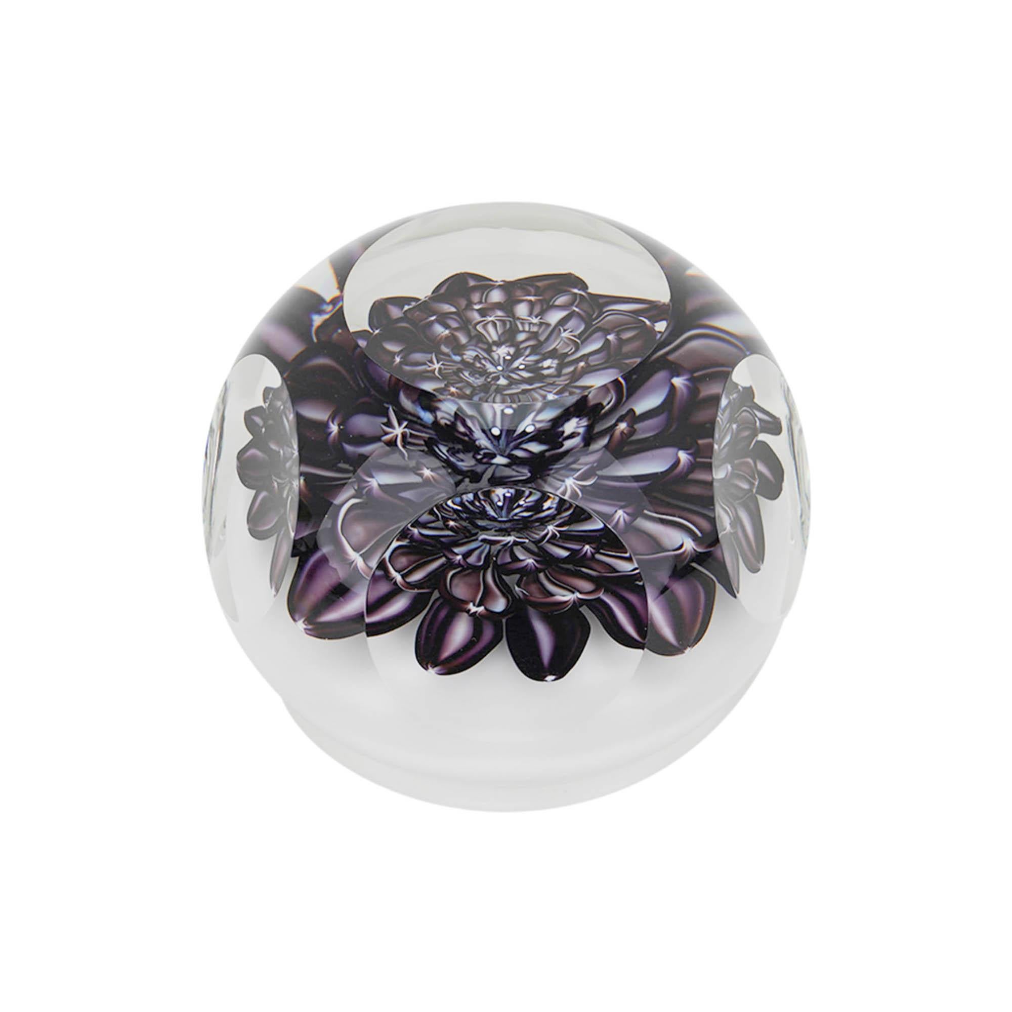 Hermes St. Louis Paperweight Dahlia Noir 2015 Limited Edition In New Condition For Sale In Miami, FL