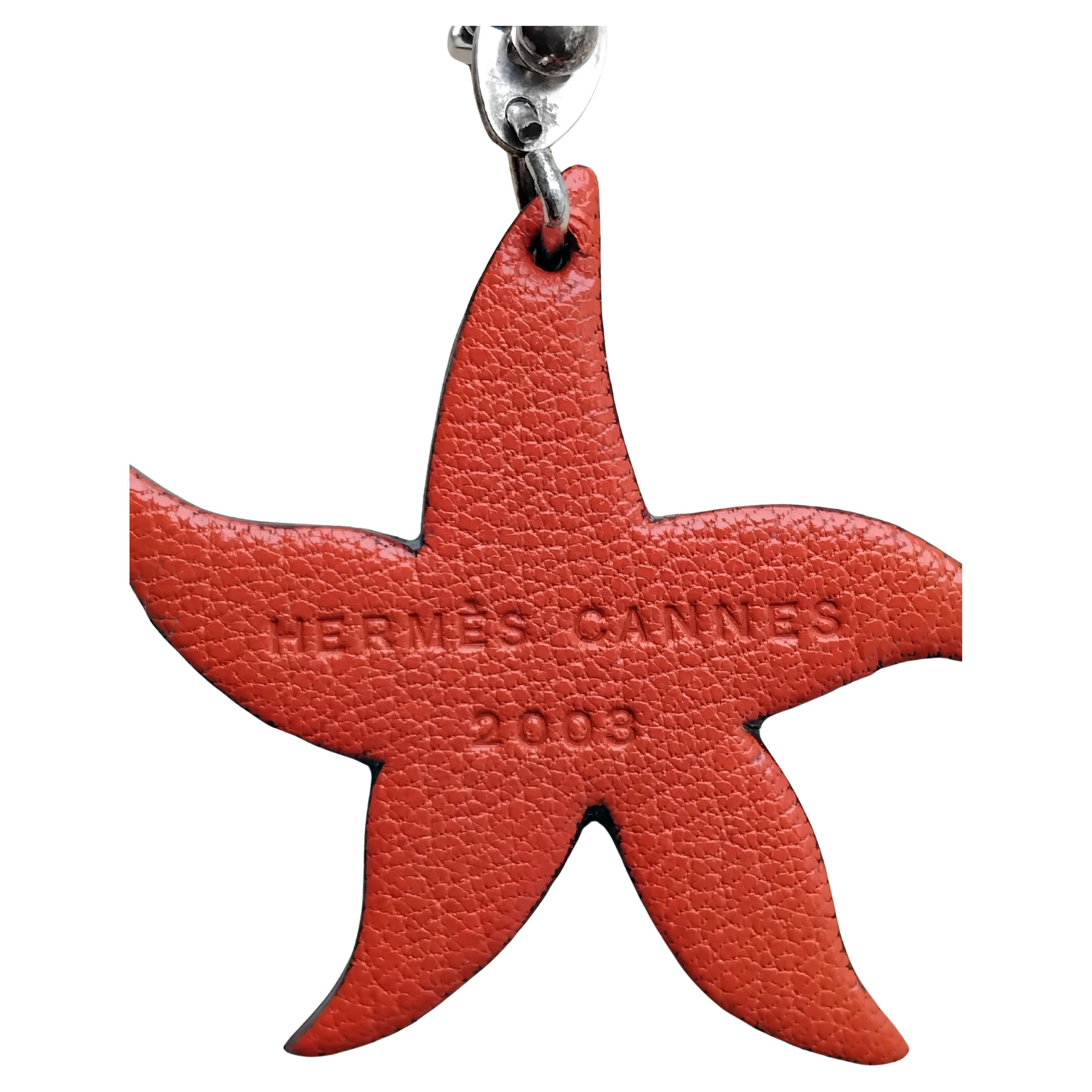 Lovely Authentic Hermès Charm

In the shape of a starfish 

Limited edition for Cannes from 2003, Year of the Méditerranée Sea

Perfect gift if you have a souvenir from Cannes, France, in 2003

Made of leather

Can be hung to your Hermès bag thanks