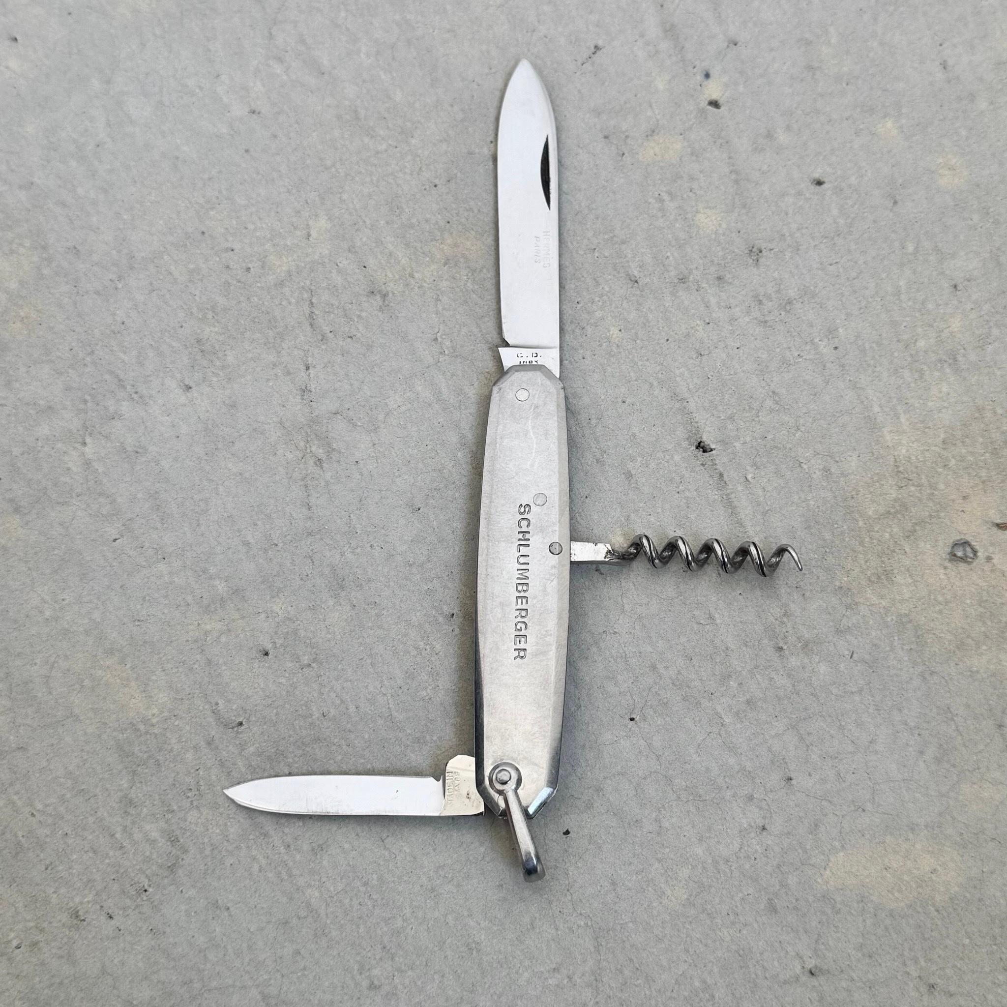 Ouvre-bouteille multi-outils en acier Hermés, 1980 France en vente 2
