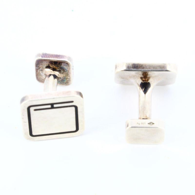 Hermes 1990 Sterling silver cufflink

Good condition show some light signs of use and marks all over the cufflinks. The perfect ally for your shirt.
Sterling silver.
Packaging : Hermes dust bag and Opulence box

Additional information:
Designer:
