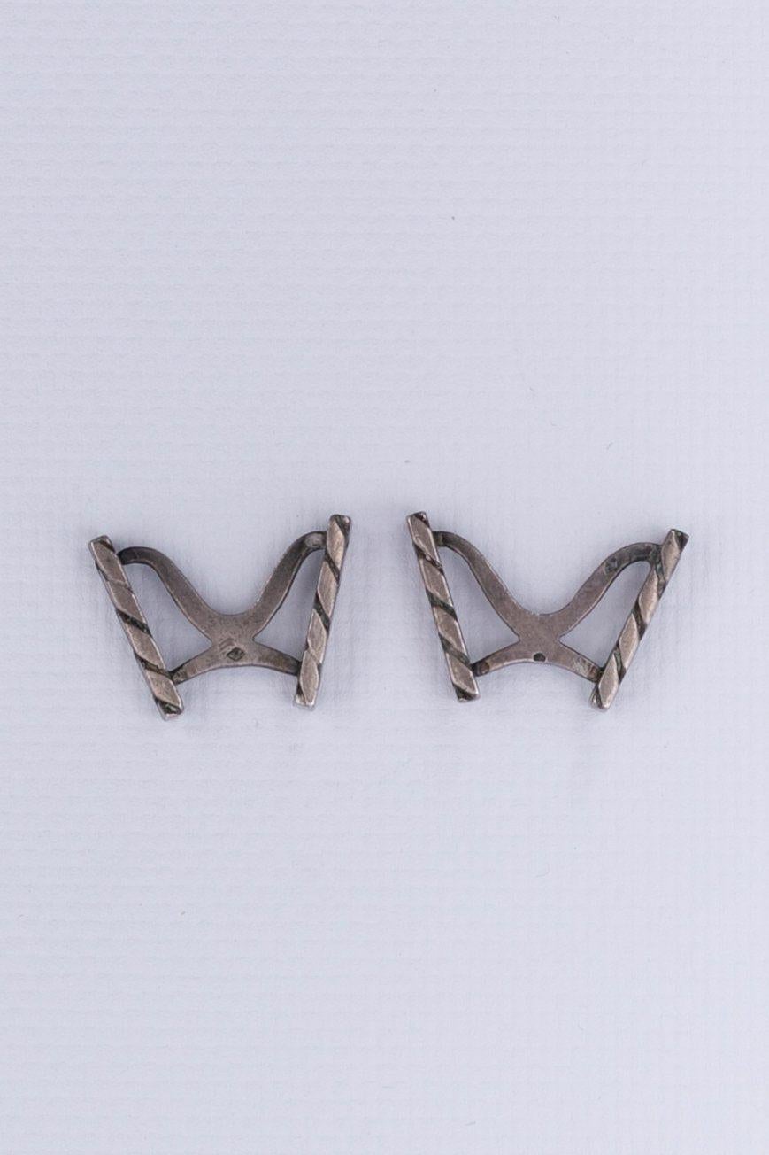 Hermes Sterling silver cufflinks.

Additional information: 
Dimensions: approximately 2 cm x 2.8 cm (0.78 x 1.1 in)
Condition: Very good condition
Seller Ref number: ACC203