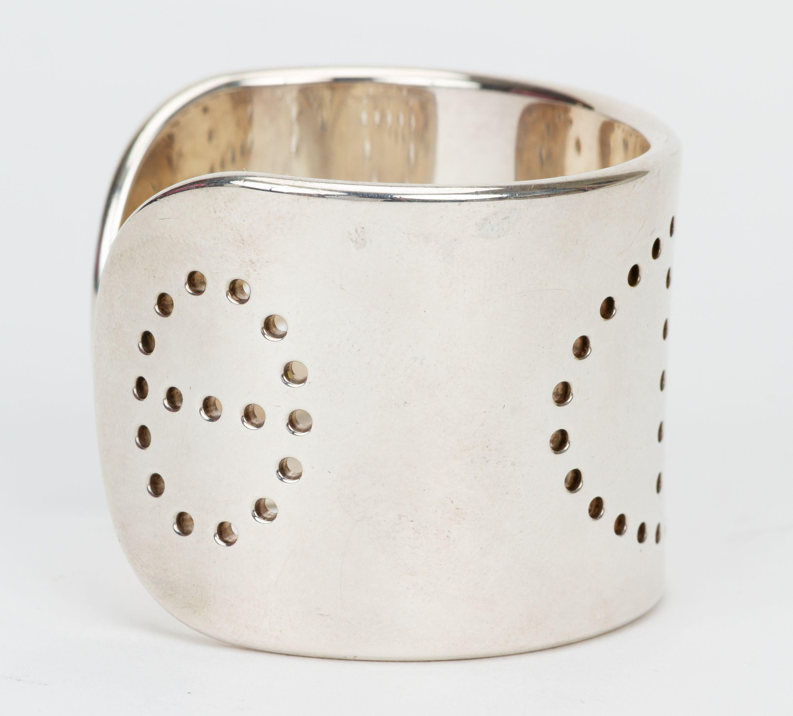 Hermès Sterling Silver Eclipse Cuff Excellent état - En vente à West Hollywood, CA