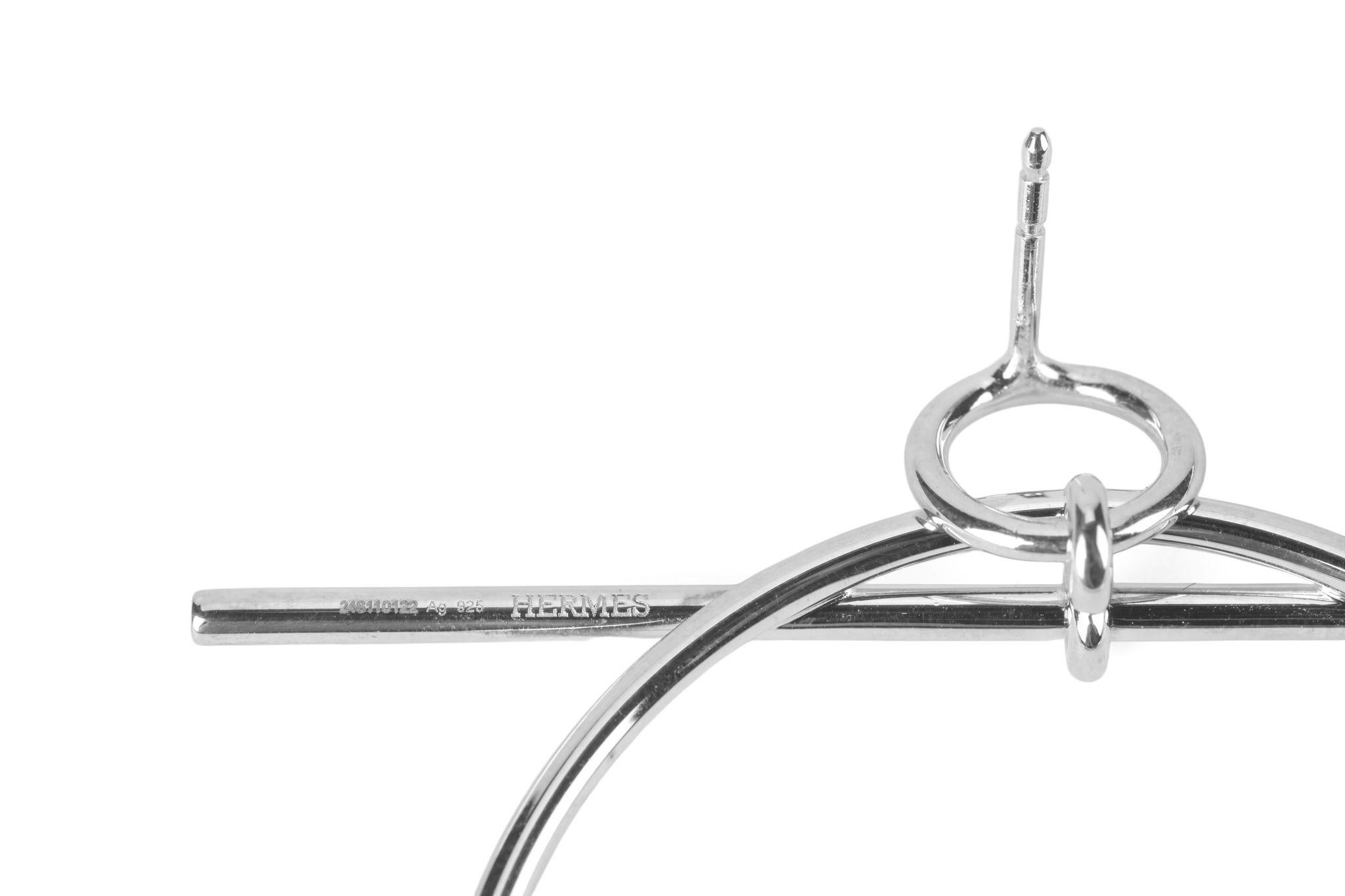 Hermès Orecchini MM in argento Sterling Looping In condizioni Nuovo in vendita a West Hollywood, CA